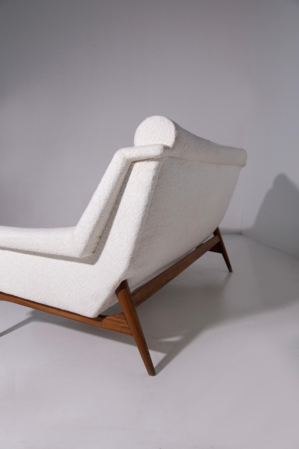 Modernist Danish vintage sofa in white bouclé For Sale 3