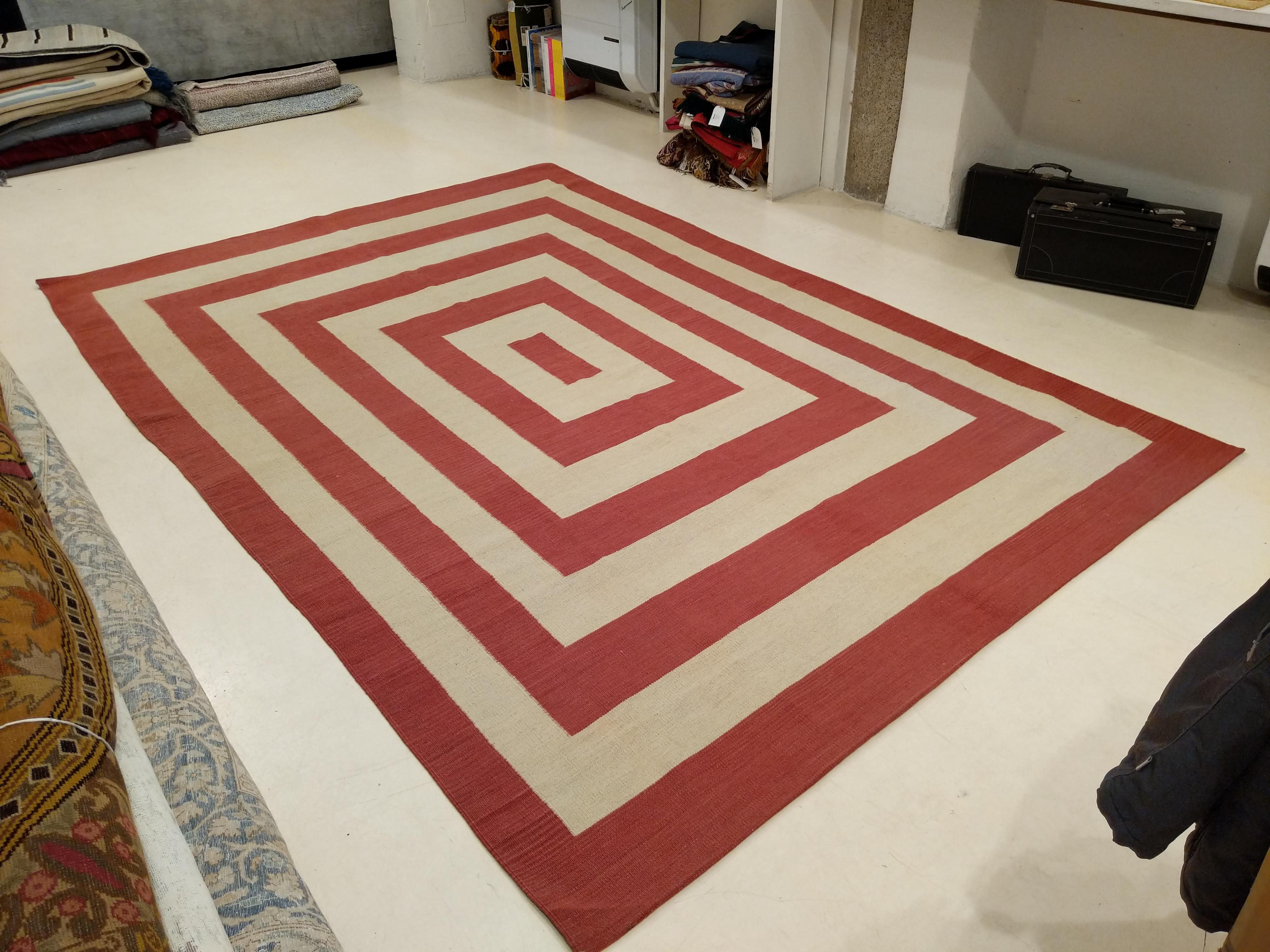 Contemporary Modernist Design Kilim Rug with Concentric Red Rectangles on an Ivory Background For Sale