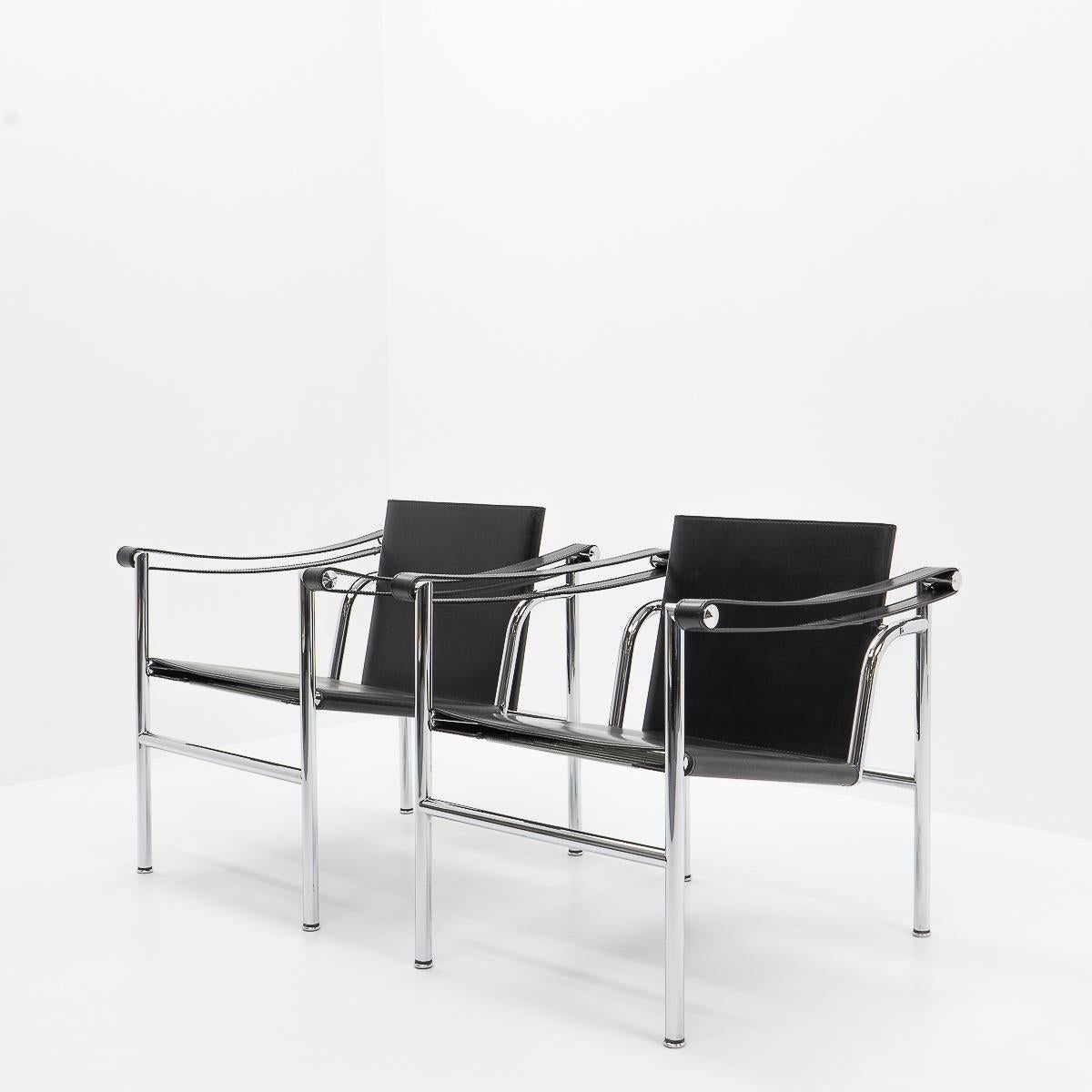 Moderne Chaises modernistes LC1 de Le Corbusier, Jeanneret, Perriand pour Cassina en vente