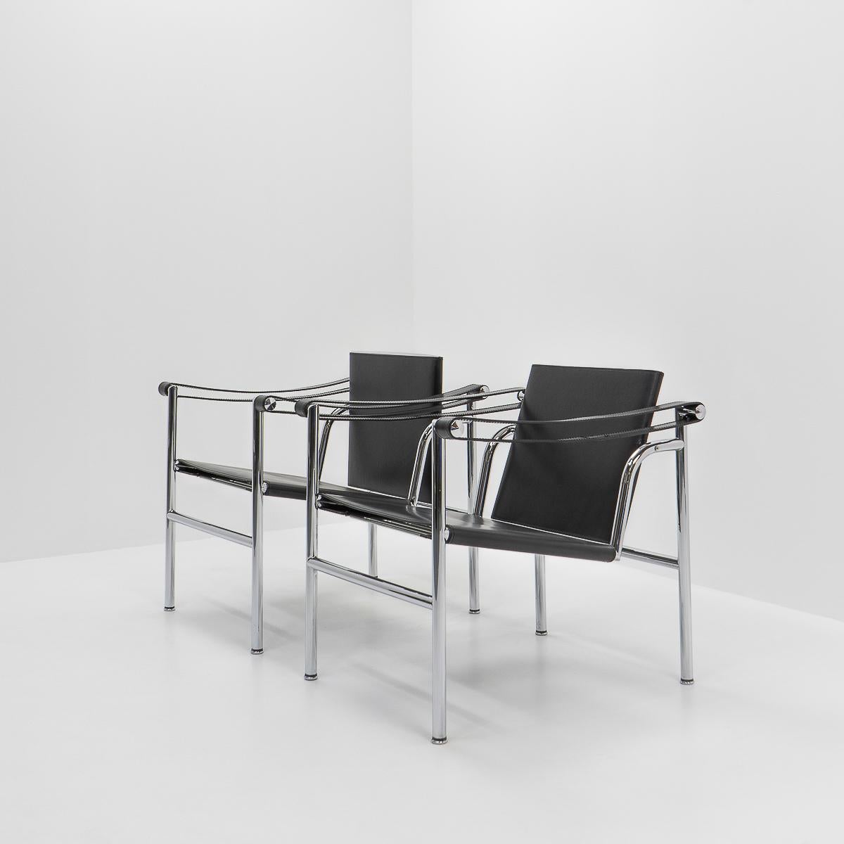Chaises modernistes LC1 de Le Corbusier, Jeanneret, Perriand pour Cassina en vente 1
