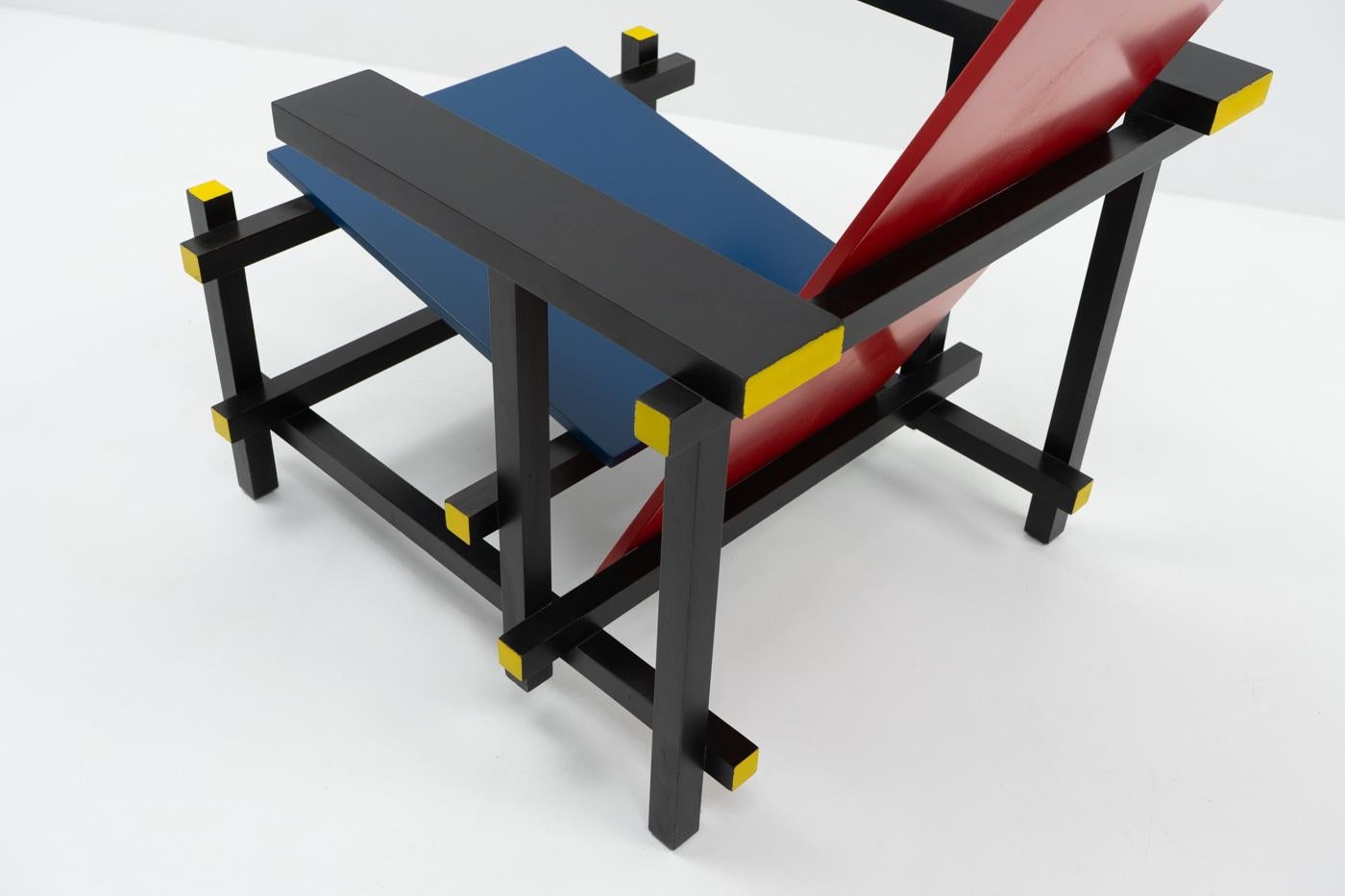 Rietveld-Stuhl in Rot und Blau im modernistischen Design von Cassina, 1970er Jahre im Angebot 5