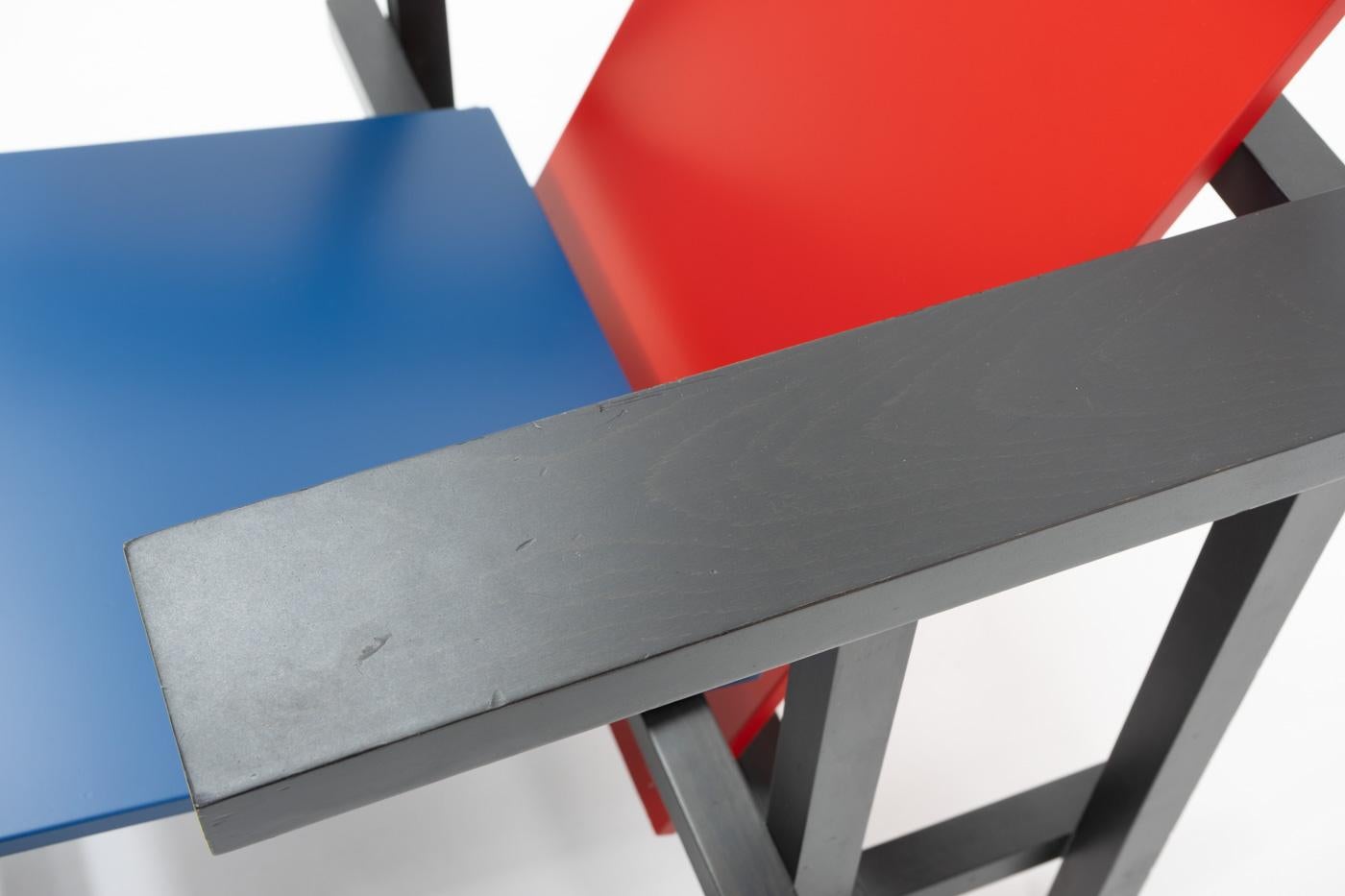 Rietveld-Stuhl in Rot und Blau im modernistischen Design von Cassina, 1970er Jahre im Angebot 1