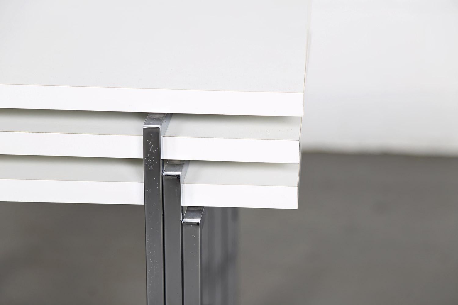 Tables empilables au design moderniste de Trix & Robert Haussmann pour Swiss Form en vente 11