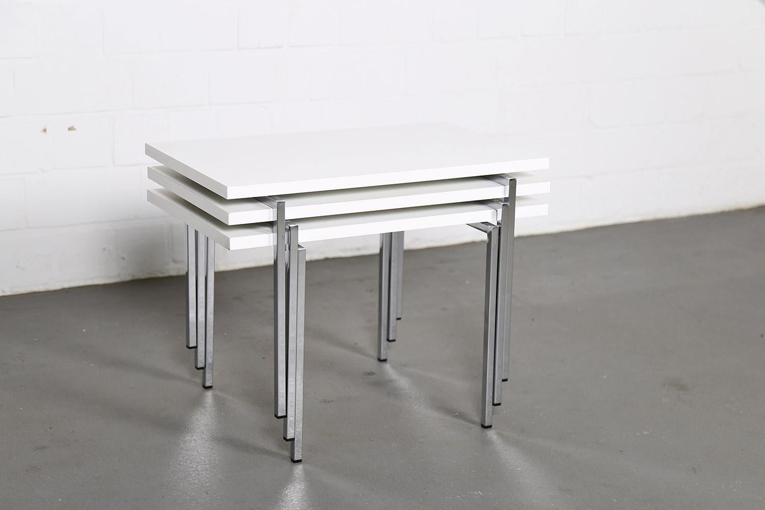 Suisse Tables empilables au design moderniste de Trix & Robert Haussmann pour Swiss Form en vente