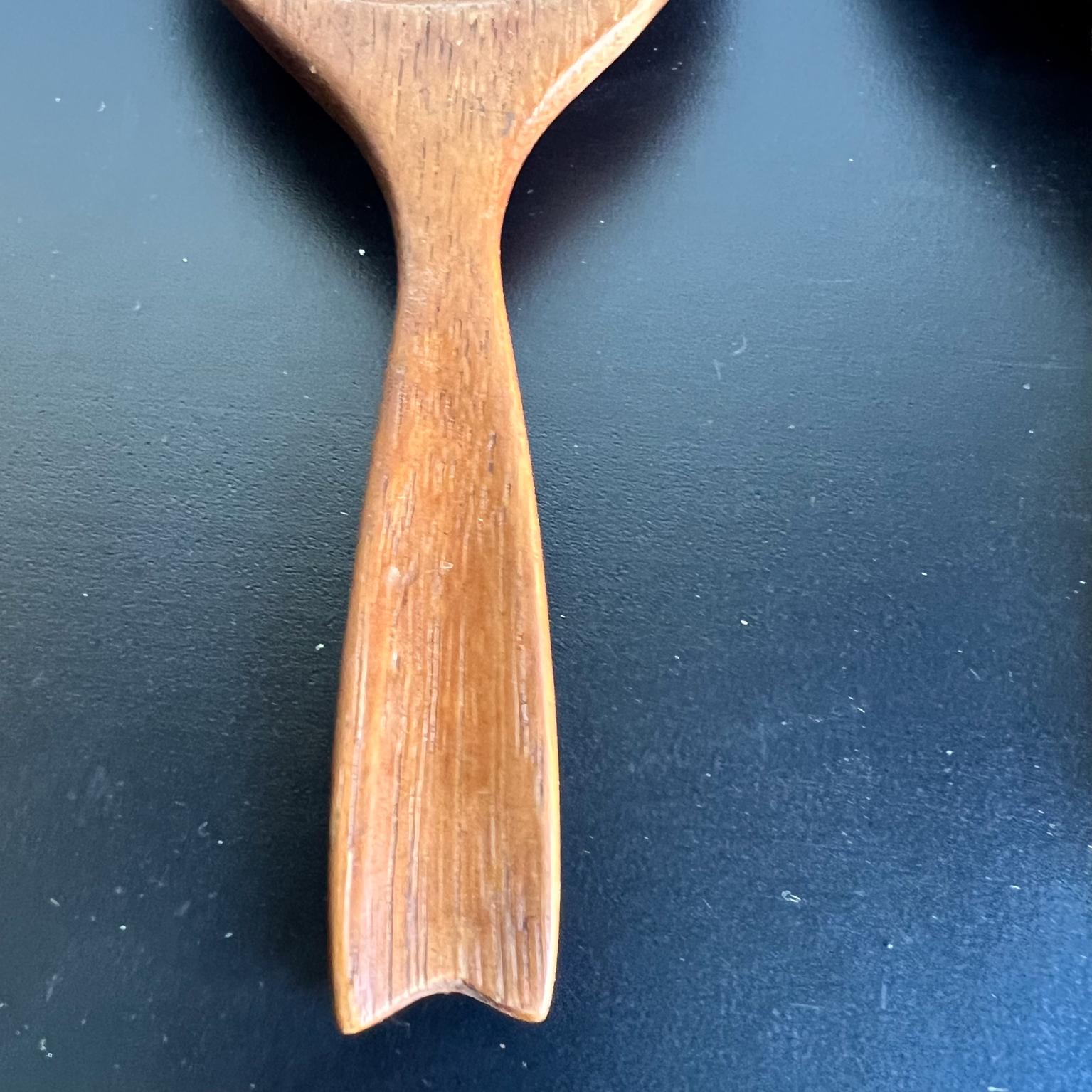 Juego de Servidor de Ensalada de Madera Haitiana de Diseño Modernista Haitiano en venta