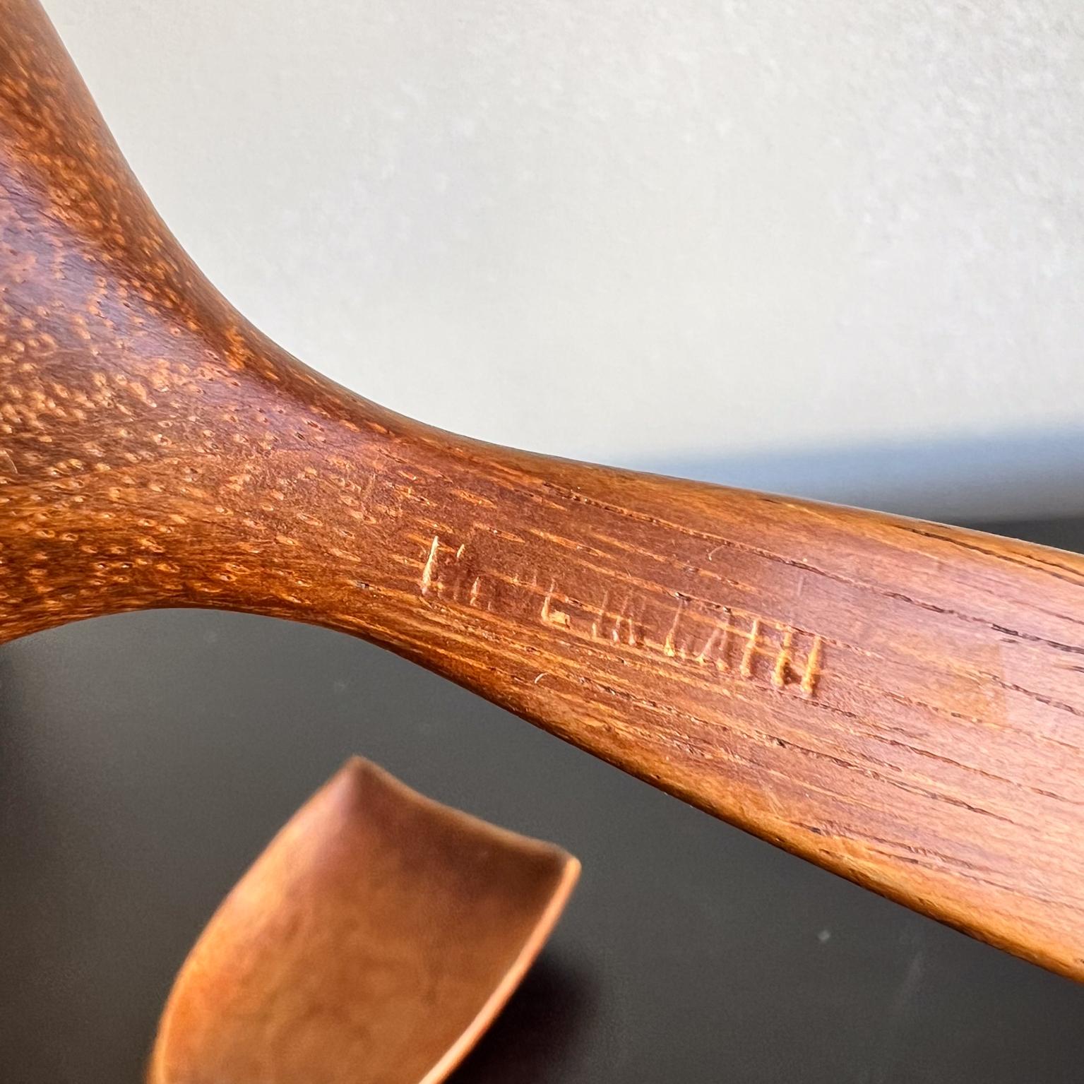 Juego de Servidor de Ensalada de Madera Haitiana de Diseño Modernista en venta 2