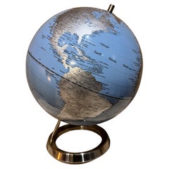 Modernistisches Design World Vision Globus Blau und Silber Chrom-Sockel Dänemark