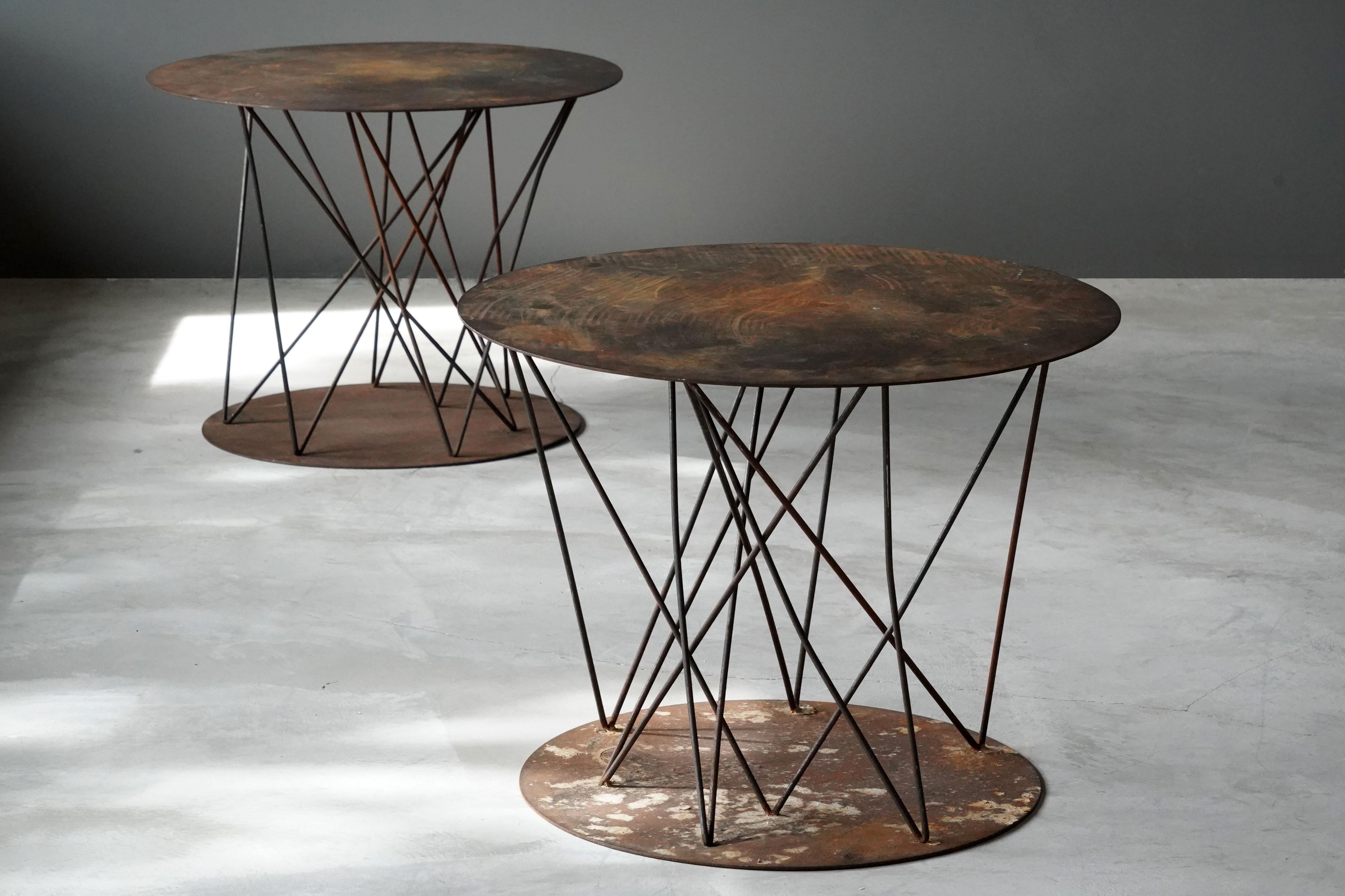 A pair of modernist side tables / occasional tables. By an unknown designer, America, 1970s.

Other designers of the period include Isamu Noguchi, Pierre Jeanneret, Jean Prouvé and George Nakashima.