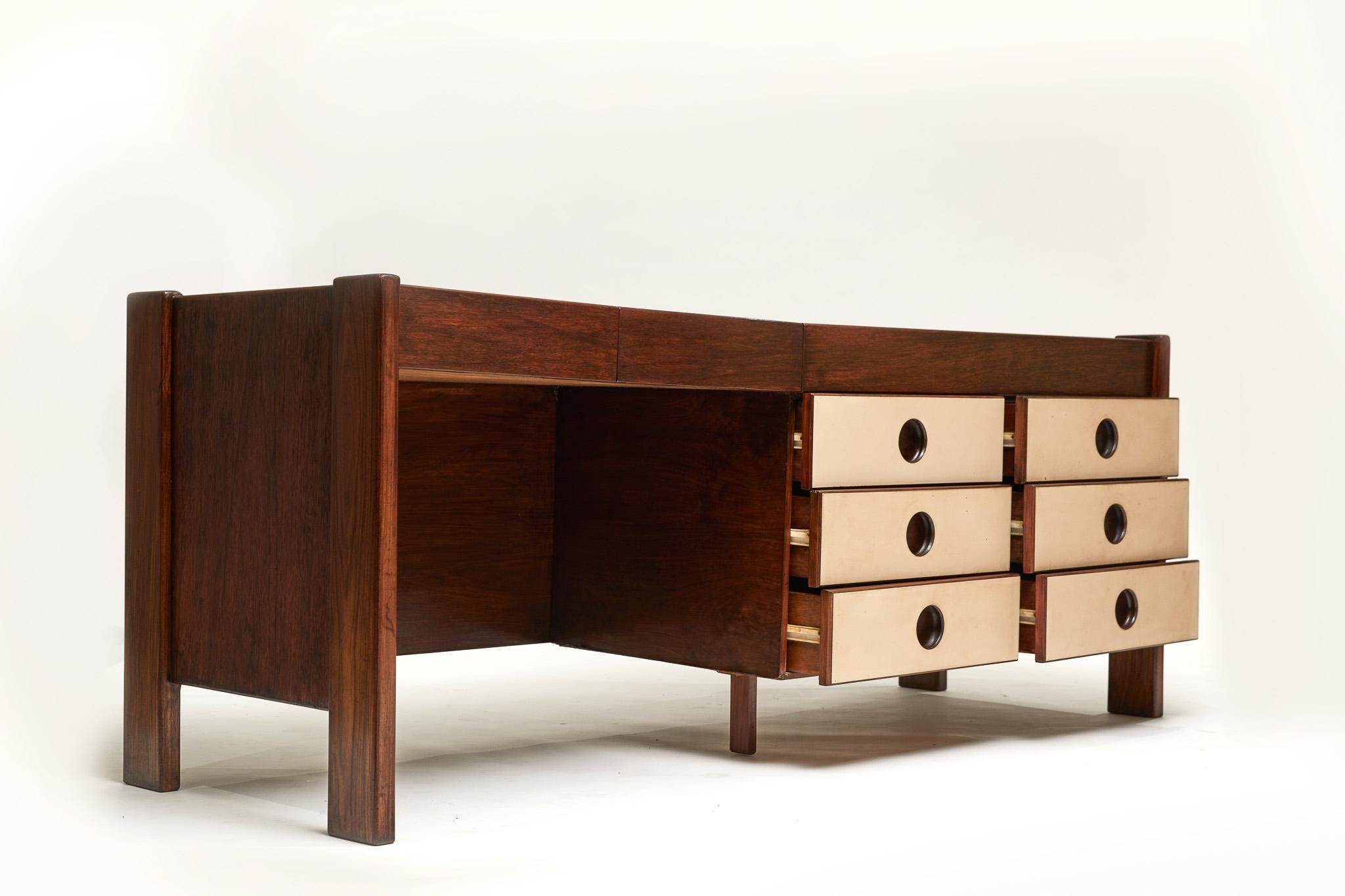 Midcentury Modern Desk in Hardwood & White Top by Jorge Zalszupin, 1970 In Good Condition For Sale In New York, NY