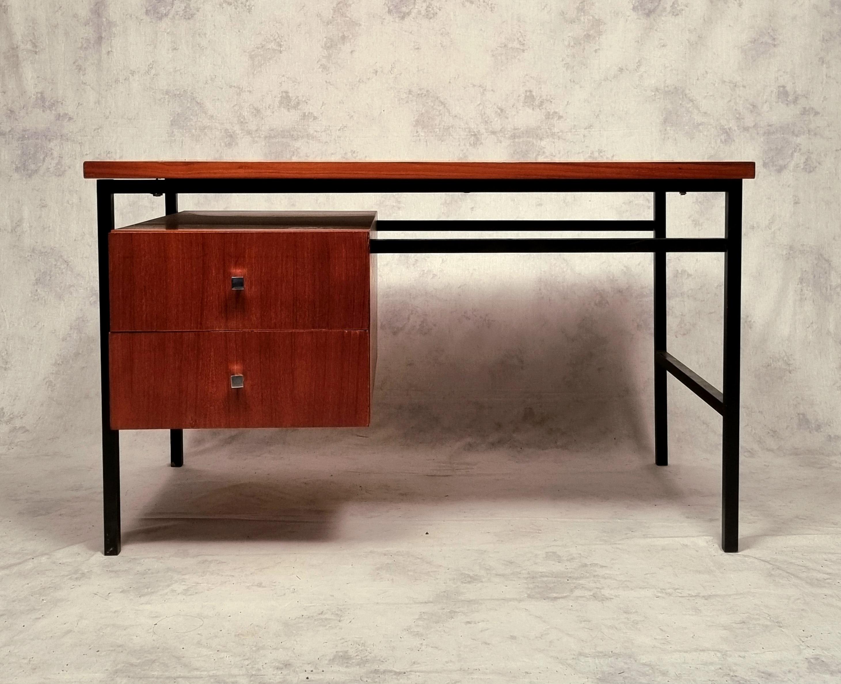 Mid-Century Modern Modernist Desk By Luigi Bartolini - Teak - Ca 1960 For Sale