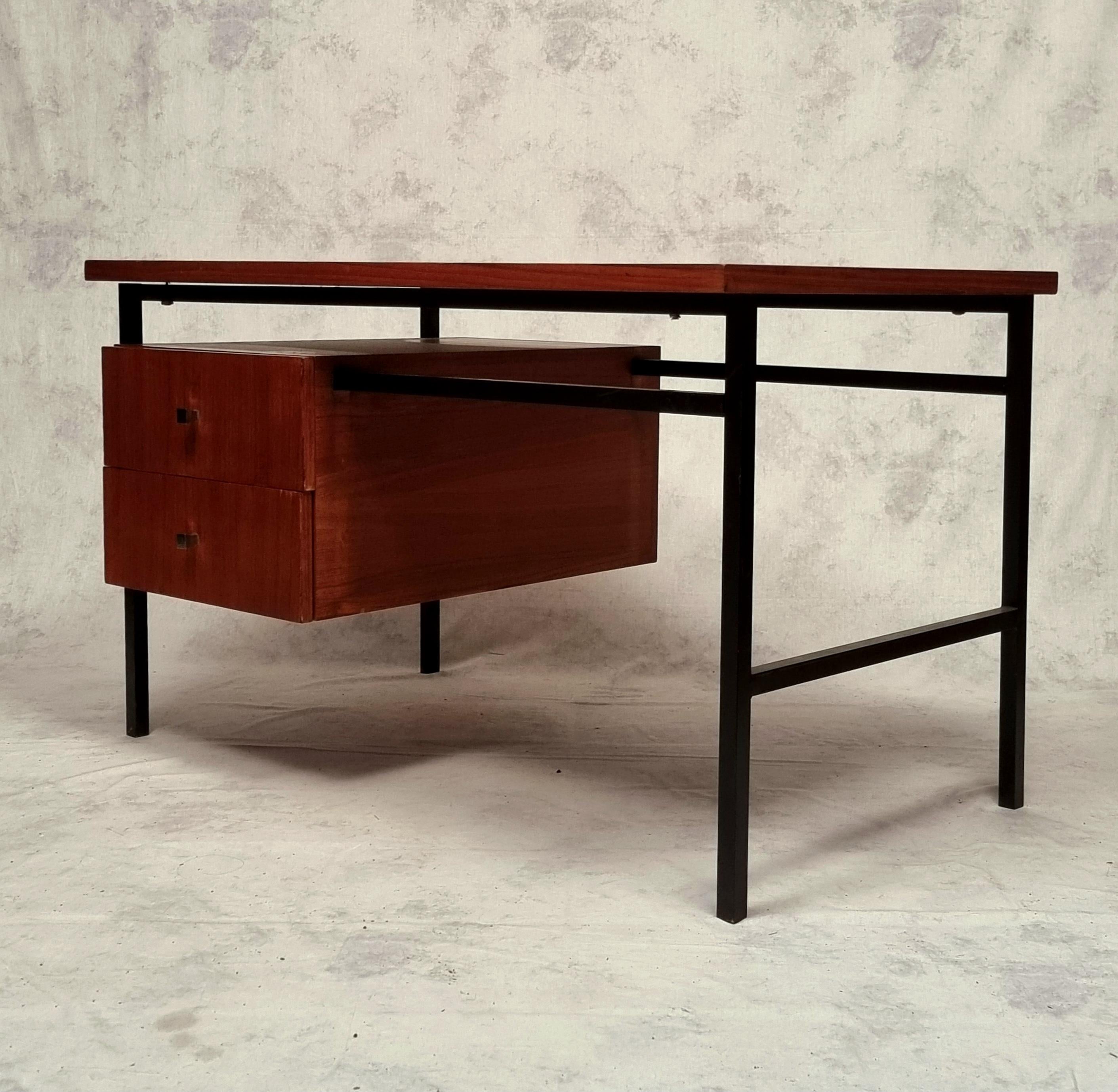 Modernist Desk By Luigi Bartolini - Teak - Ca 1960 In Good Condition For Sale In SAINT-OUEN-SUR-SEINE, FR