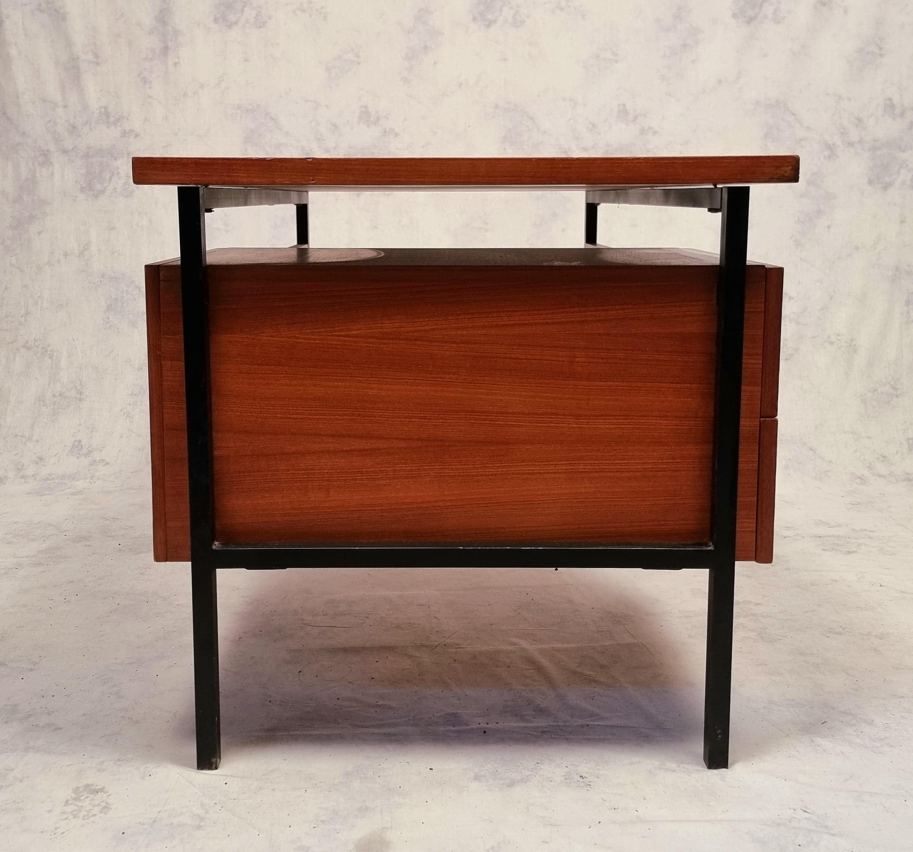 Mid-20th Century Modernist Desk By Luigi Bartolini - Teak - Ca 1960 For Sale