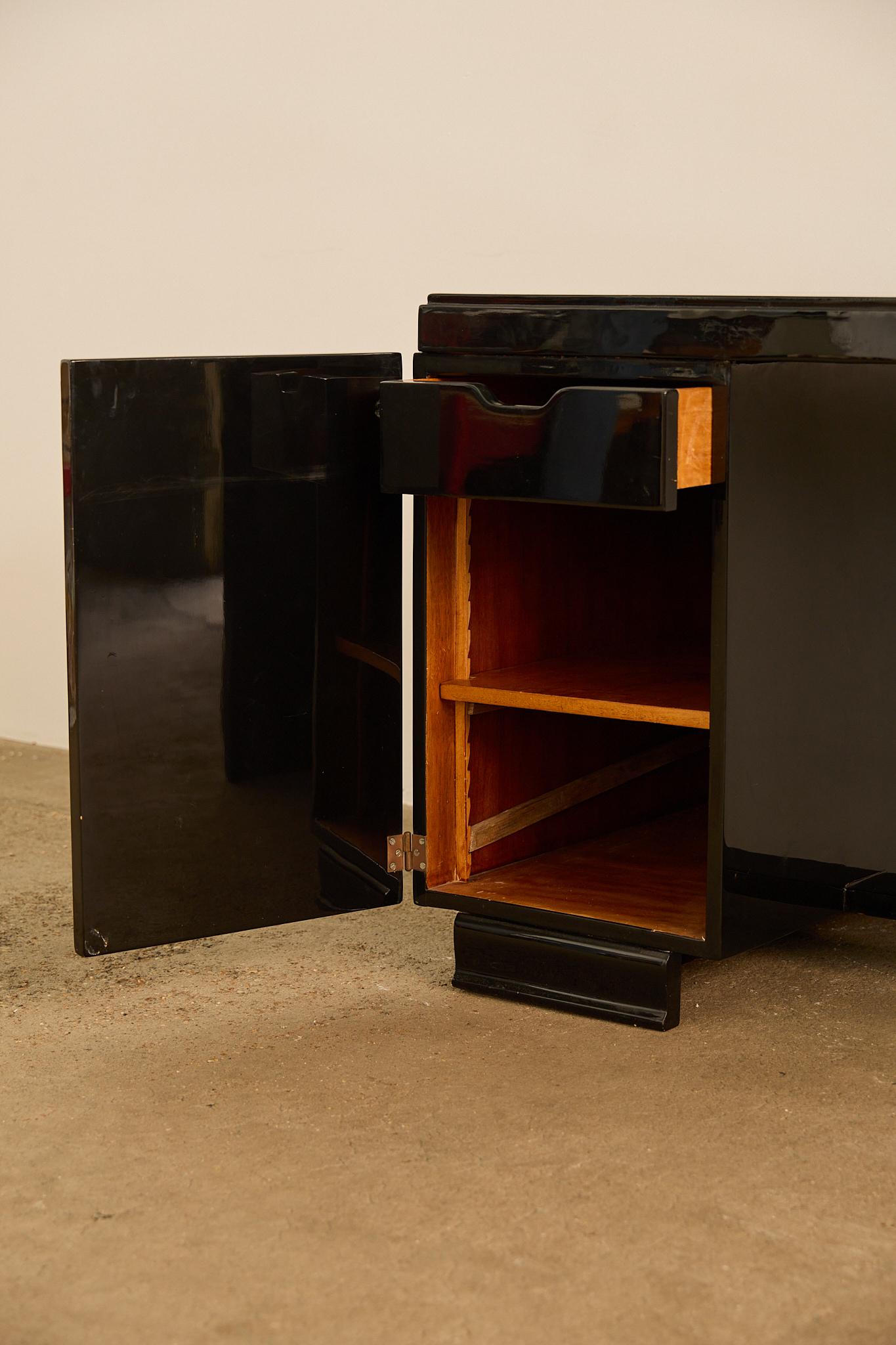 Modernist Desk In Good Condition For Sale In London, GB