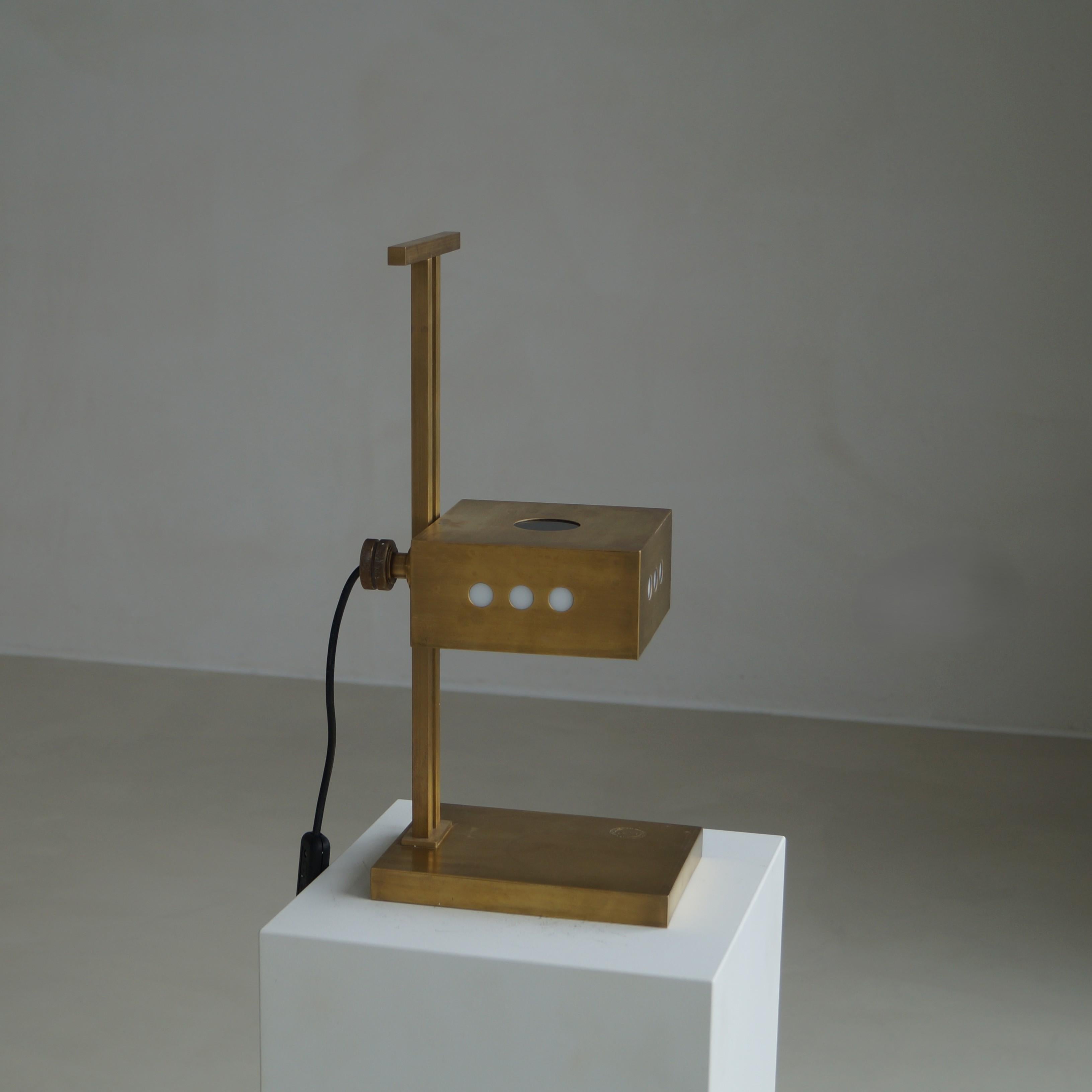 Lampada da scrivania modernista su disegno Bauhaus, anni '70 in vendita 6