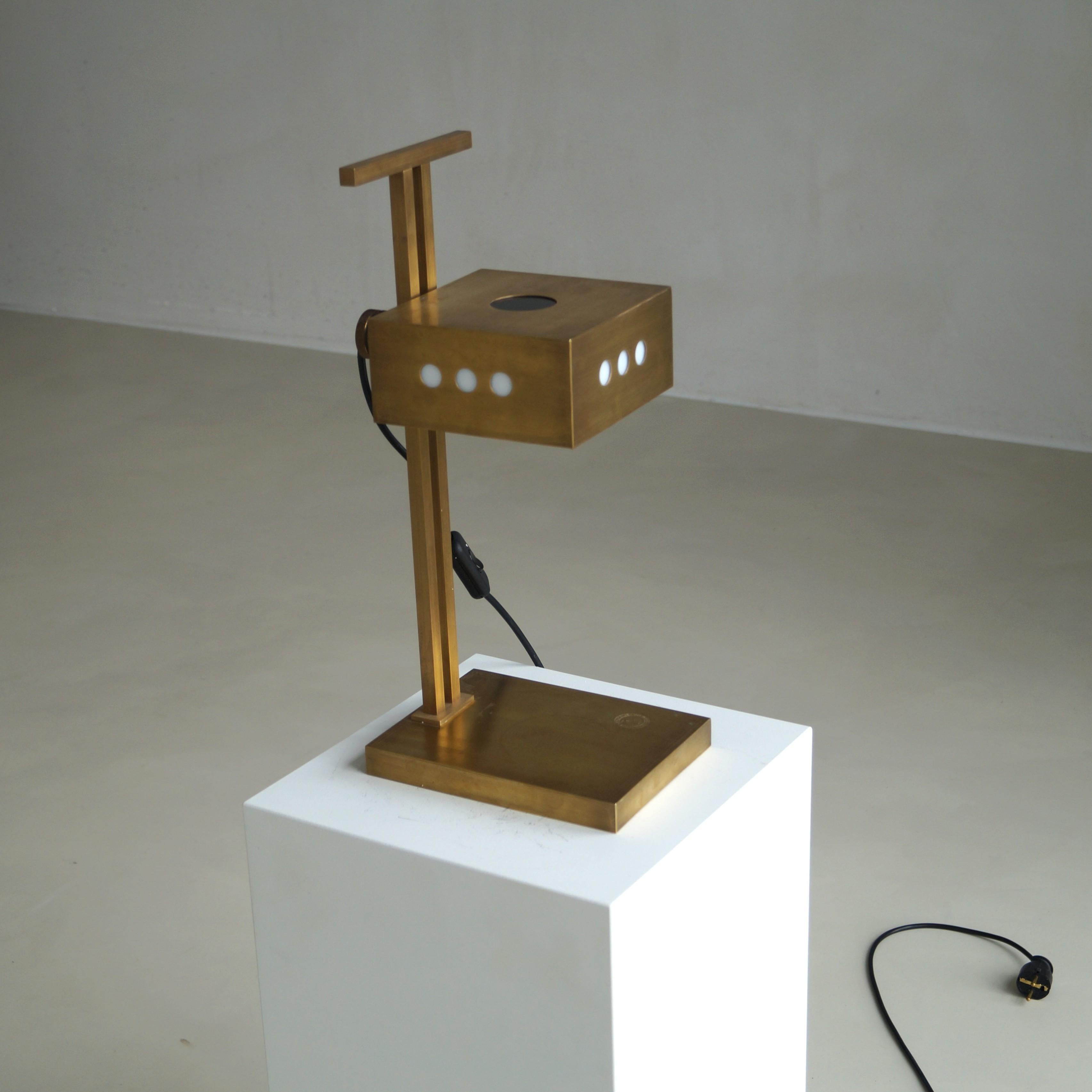 Lampada da scrivania modernista su disegno Bauhaus, anni '70 in vendita 7