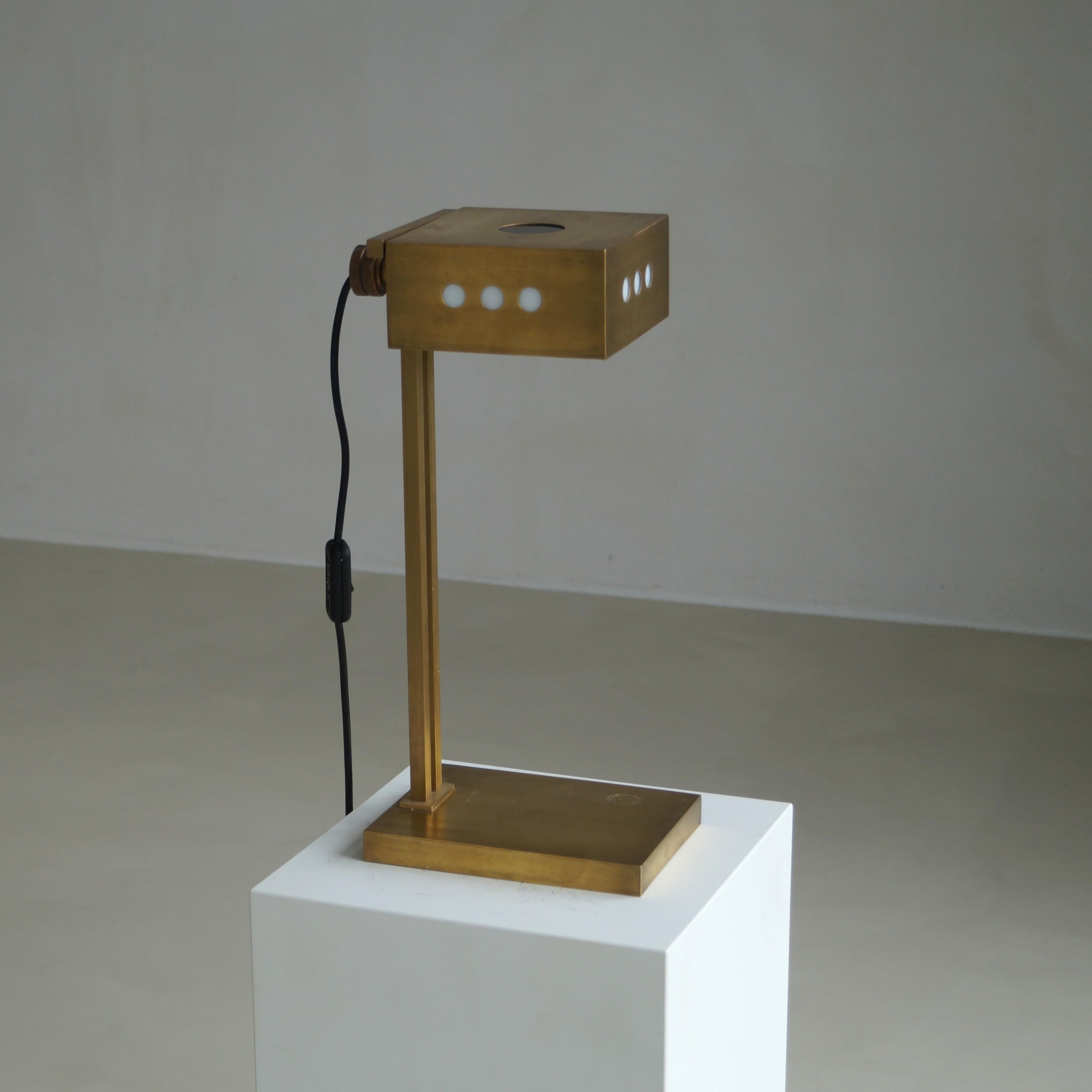 Lampada da scrivania modernista su disegno Bauhaus, anni '70 in vendita 8