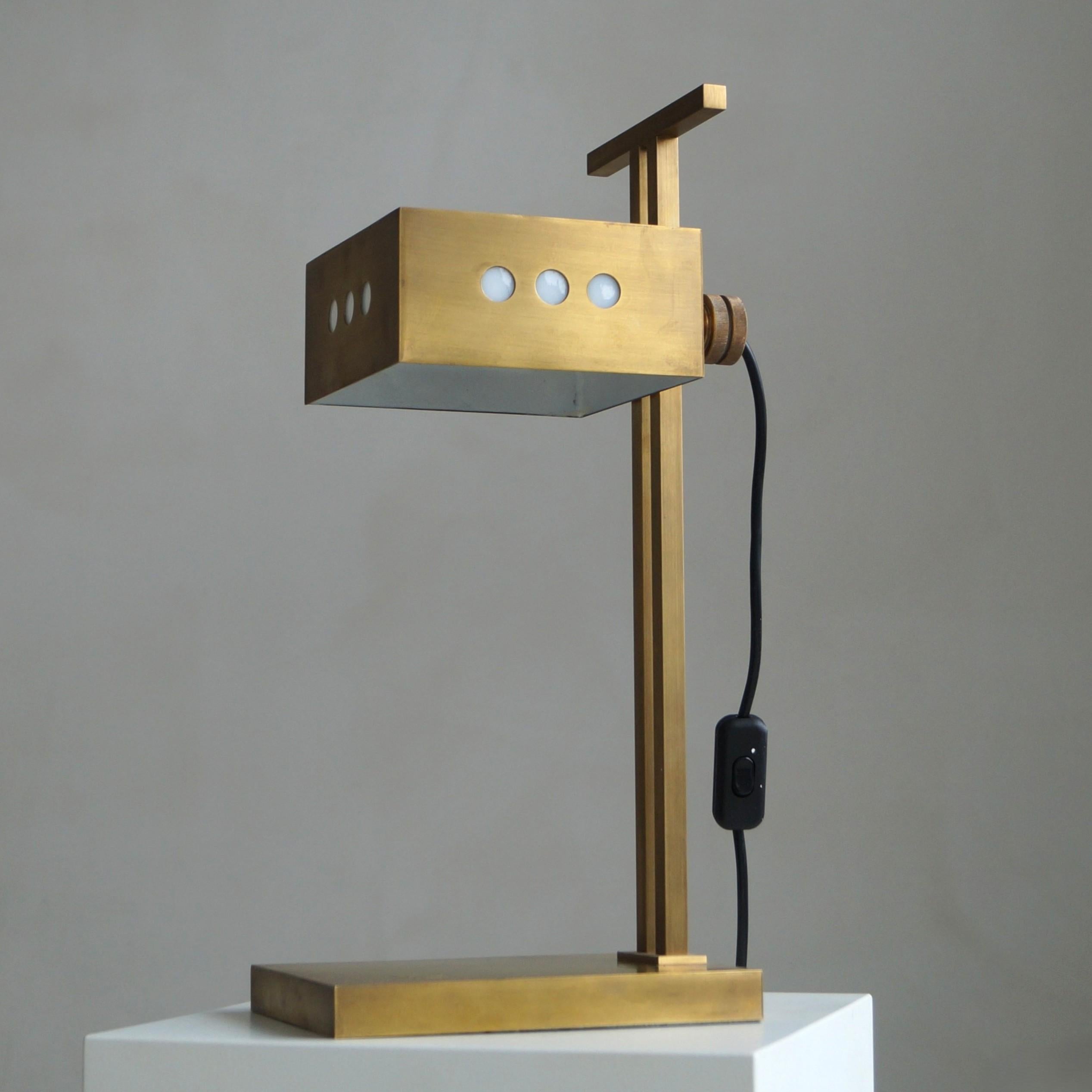 Lampada da scrivania modernista su disegno Bauhaus, anni '70 in vendita 2