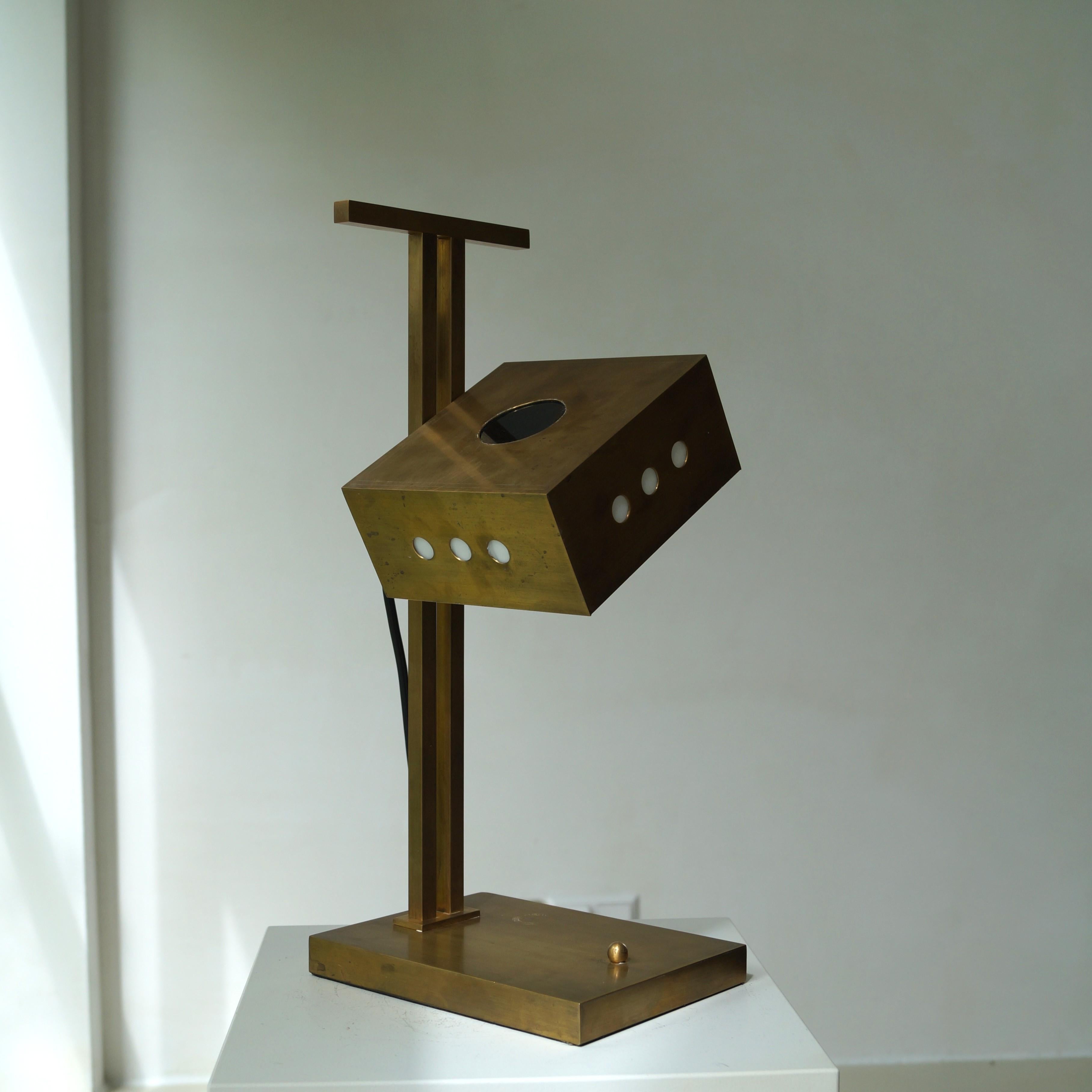 Lampada da scrivania modernista su disegno Bauhaus di Marcel Breuer, anni '70 6