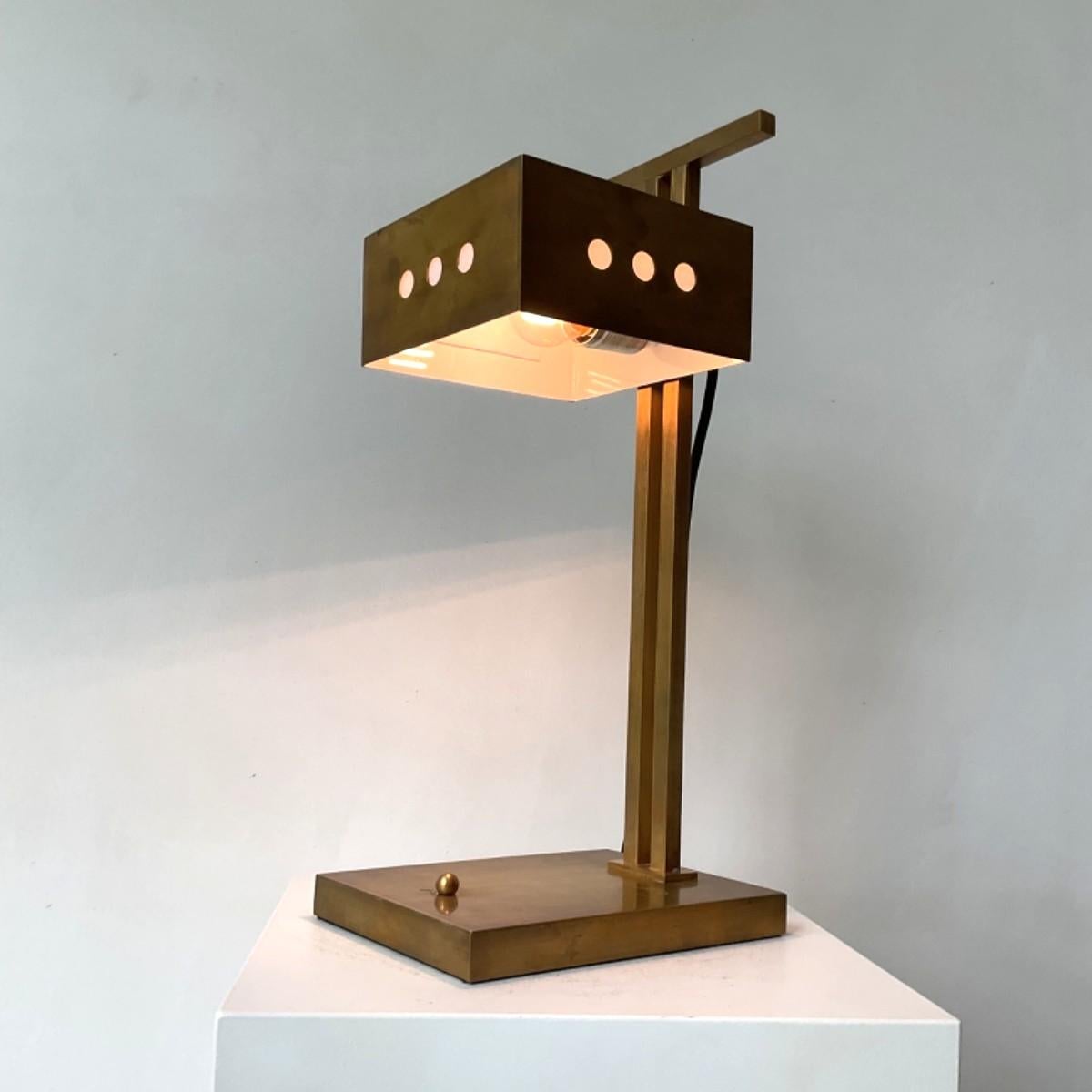 Lampada da scrivania modernista su disegno Bauhaus di Marcel Breuer, anni '70 8