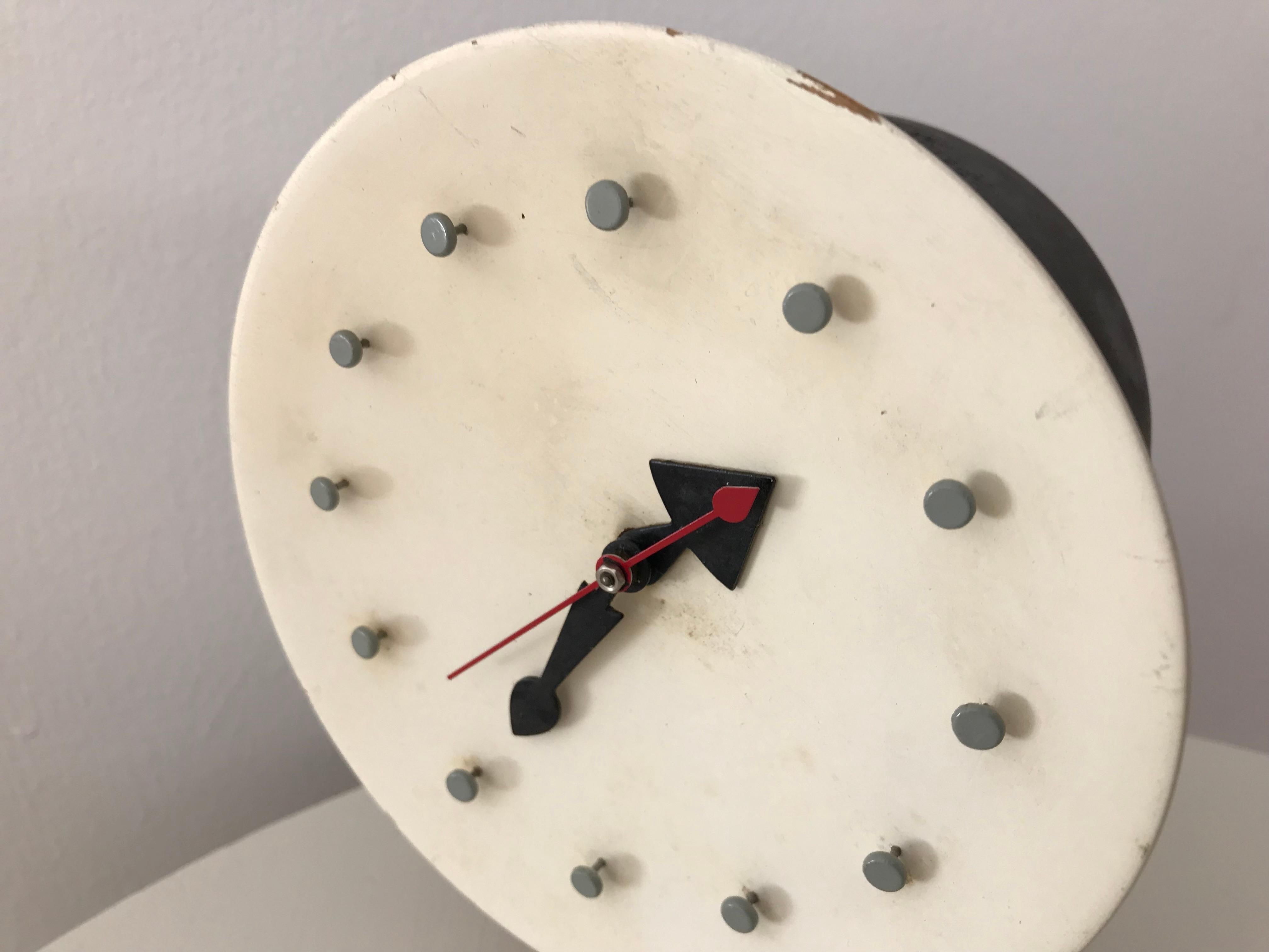 Mid-20th Century Modernist Desk Table Clock by George Nelson and Irving Harper for Howard Miller