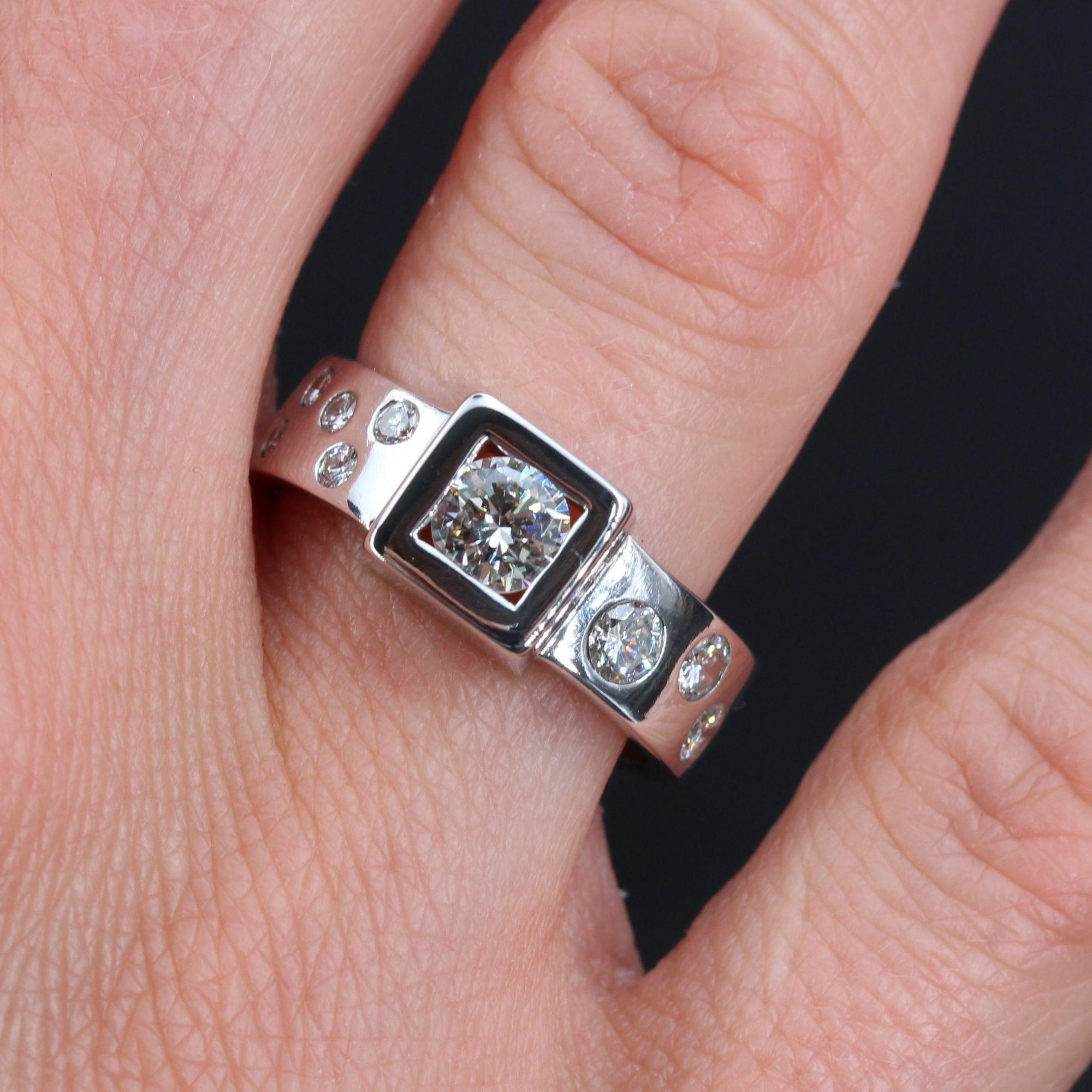 Women's Modernist Diamonds 18 Karat White Gold Ring For Sale