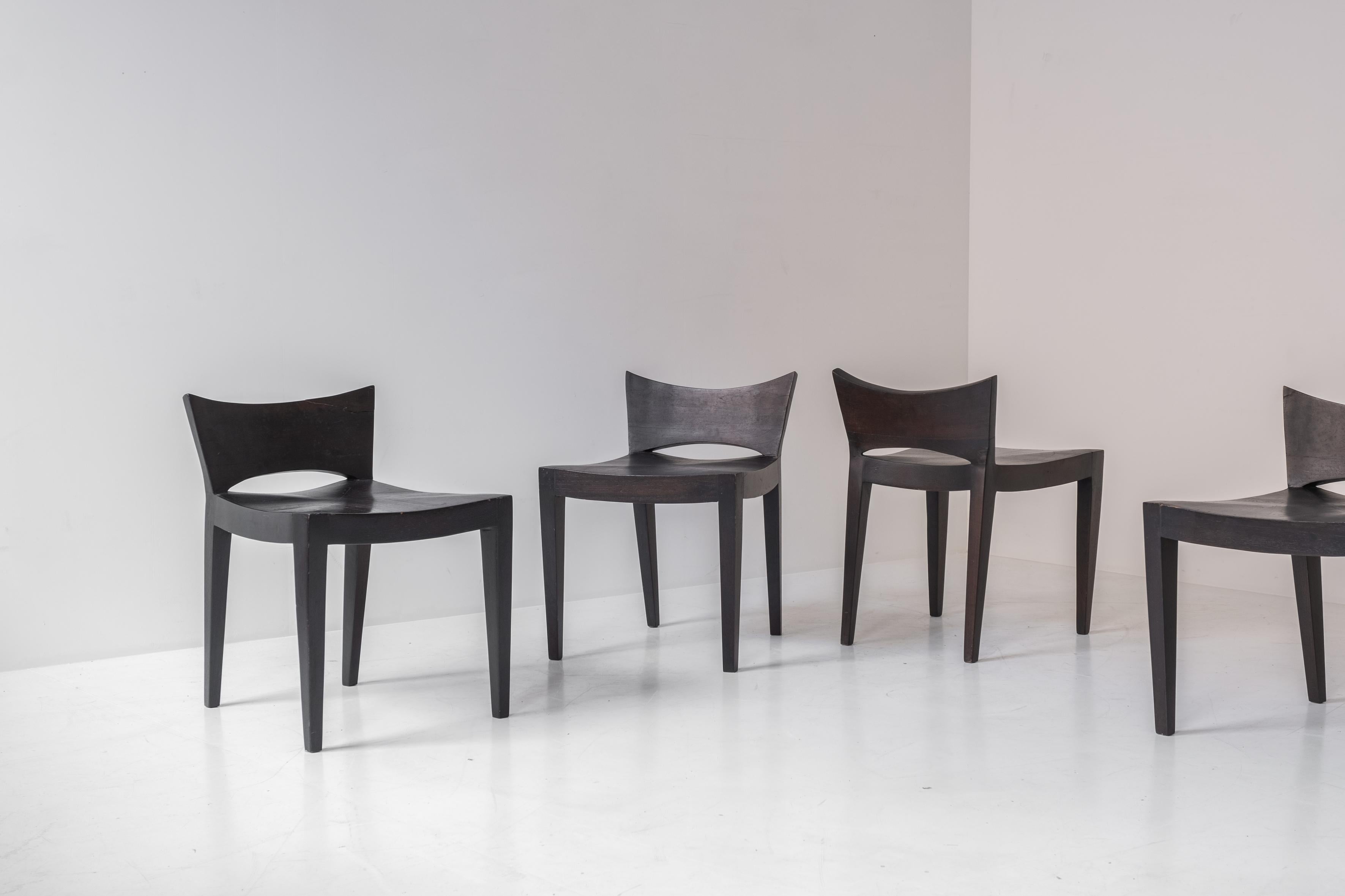 Mid-Century Modern Chaises de salle à manger modernistes en chêne teinté de France, datant des années 1960. en vente