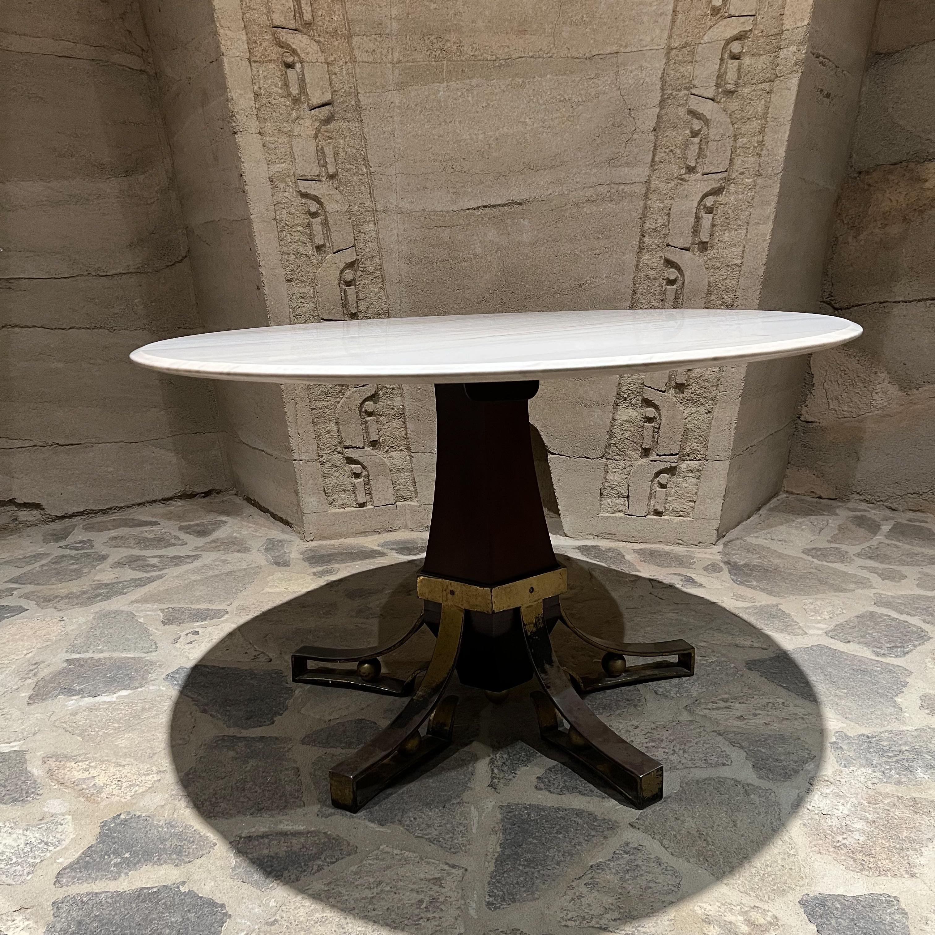 Table de salle à manger moderniste avec base sculpturale en marbre blanc Arturo Pani Mexico City en vente 3