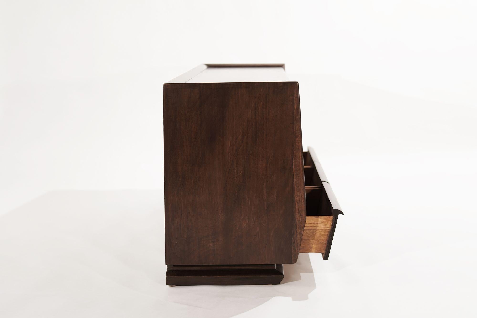 20th Century Modernist Dresser in Walnut, Italy 1950s For Sale