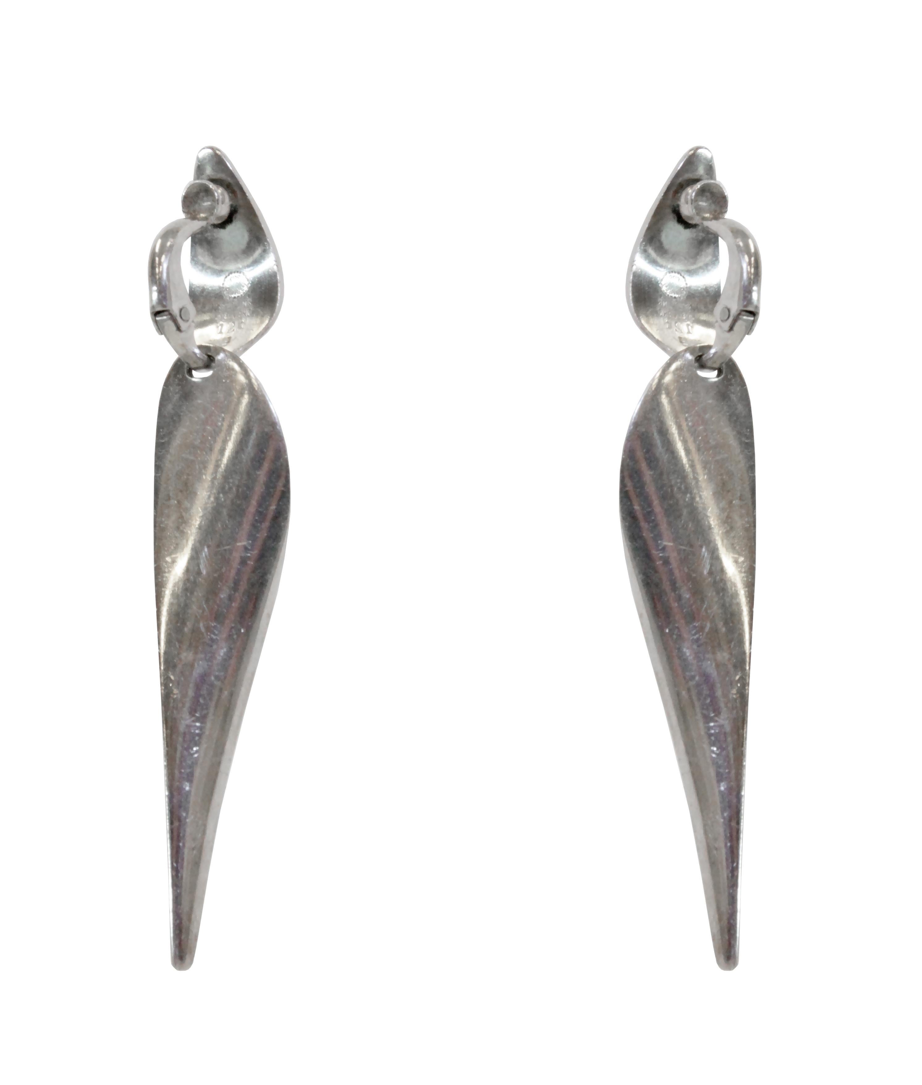 Wonderful and organic earrings in silver designed by Nanna Ditzel for Georg Jensen from ca 1970s first half. The earrings are in very good vintage condition. 