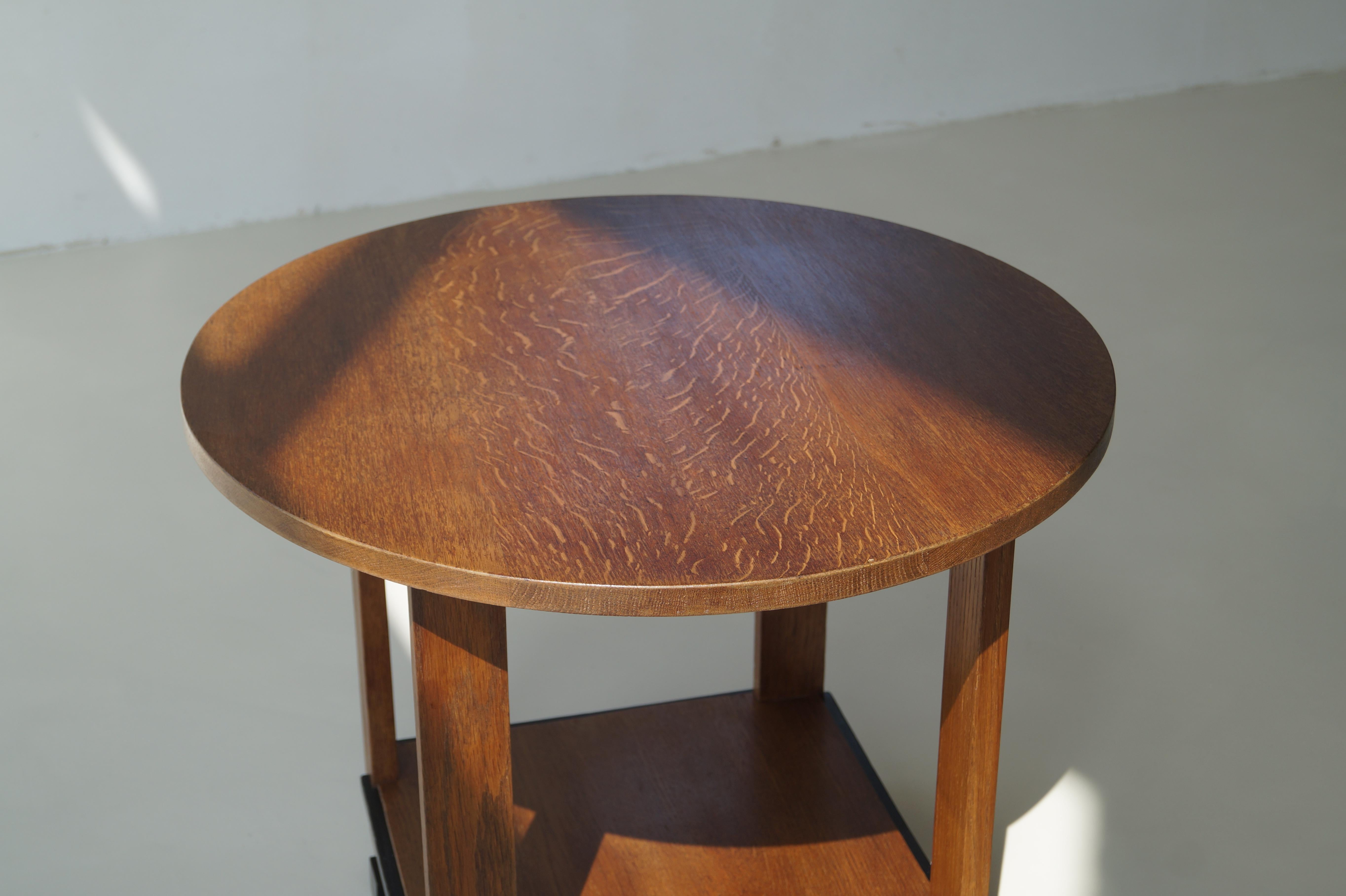Modernist Dutch Art Deco occasional table attributed to Jan Brunott, 1920s For Sale 3