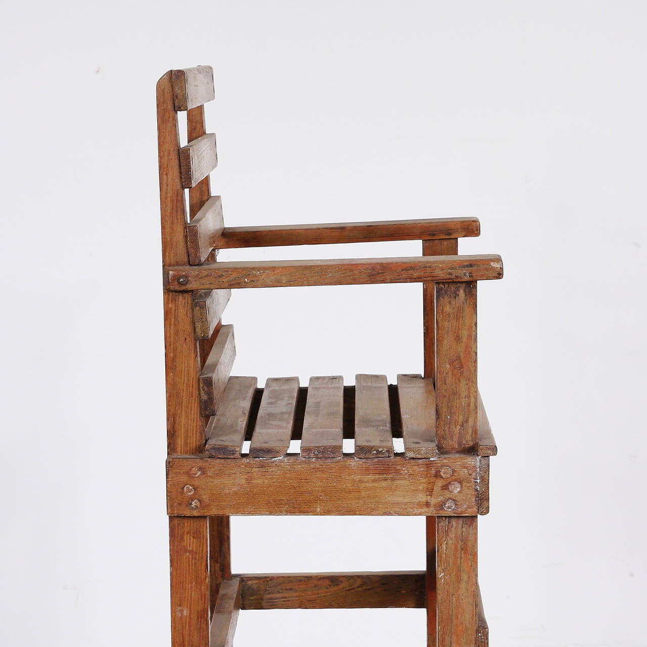 Modernist Dutch Children Chair in the Style of Gerrit Rietveld, circa 1950 In Good Condition In Barcelona, Barcelona