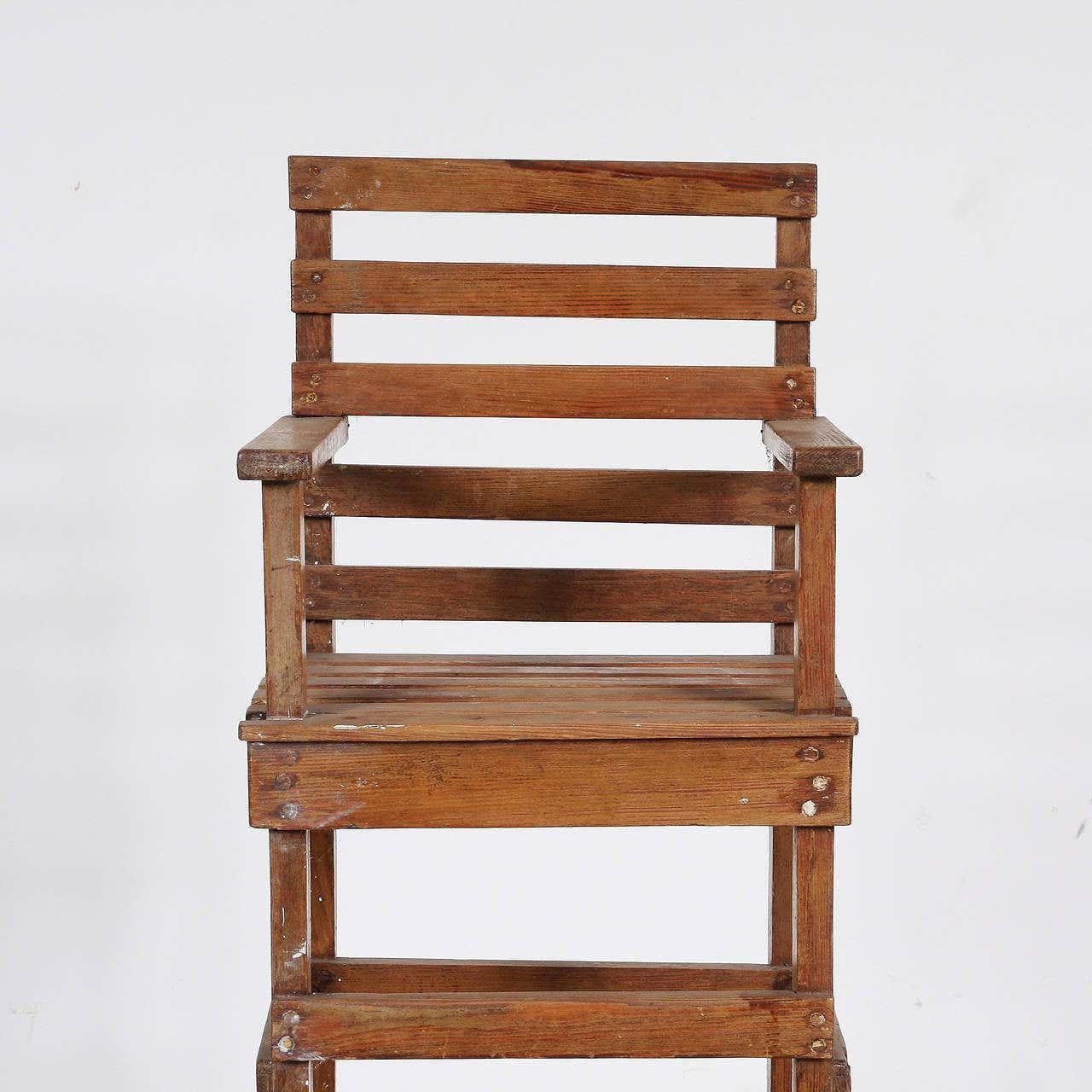 Modernist Dutch Children Chair in the Style of Gerrit Rietveld, circa 1950 For Sale 2
