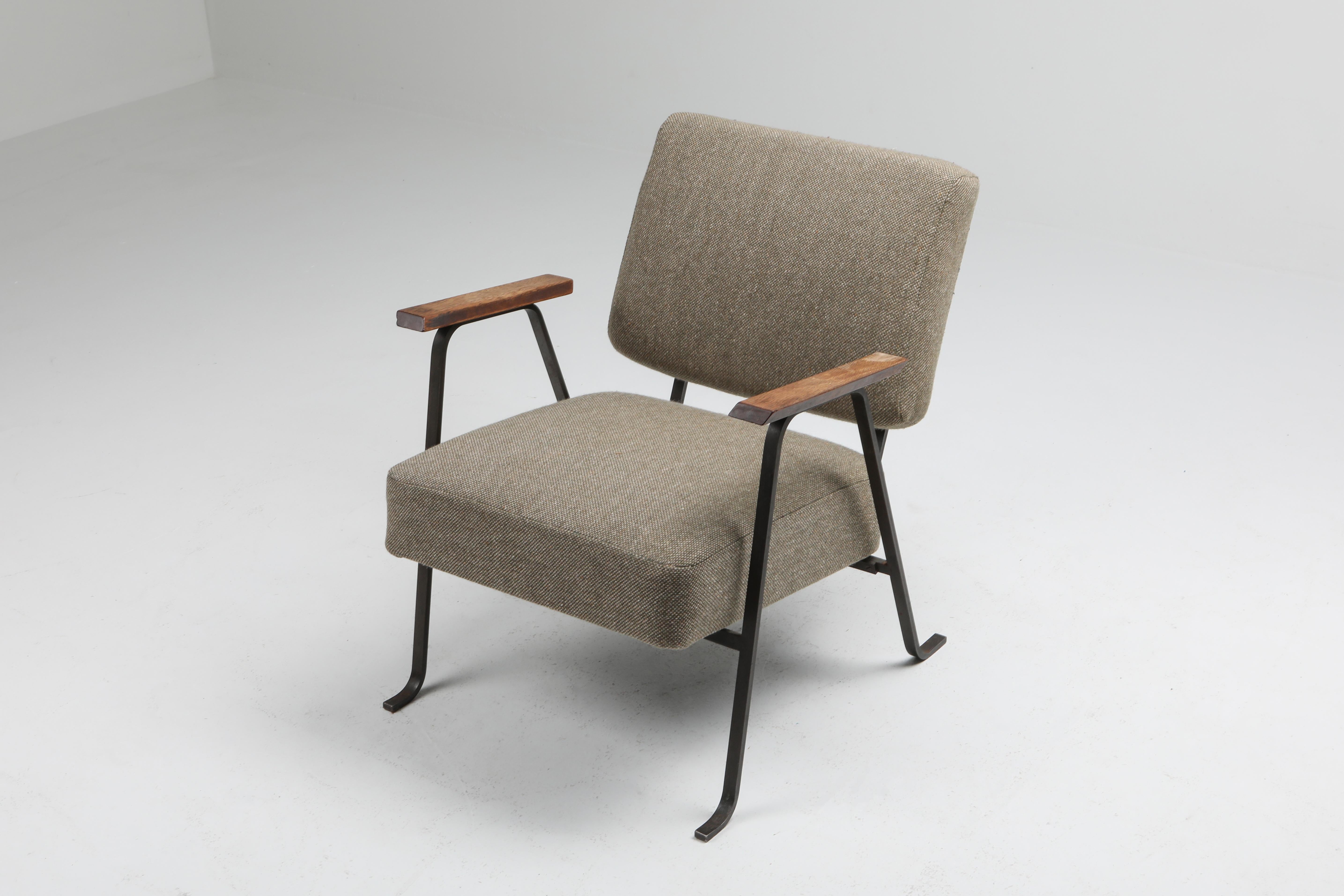 Mid-Century Modern lounge chair, AP originals model AP-5 by Architect Hein Salomonson, Dutch, 1956

Salomonson was viewed by many as the successor of Rietveld, including him.

Forged steel frame, solid wood armrest, Kvadrat fabric.
             