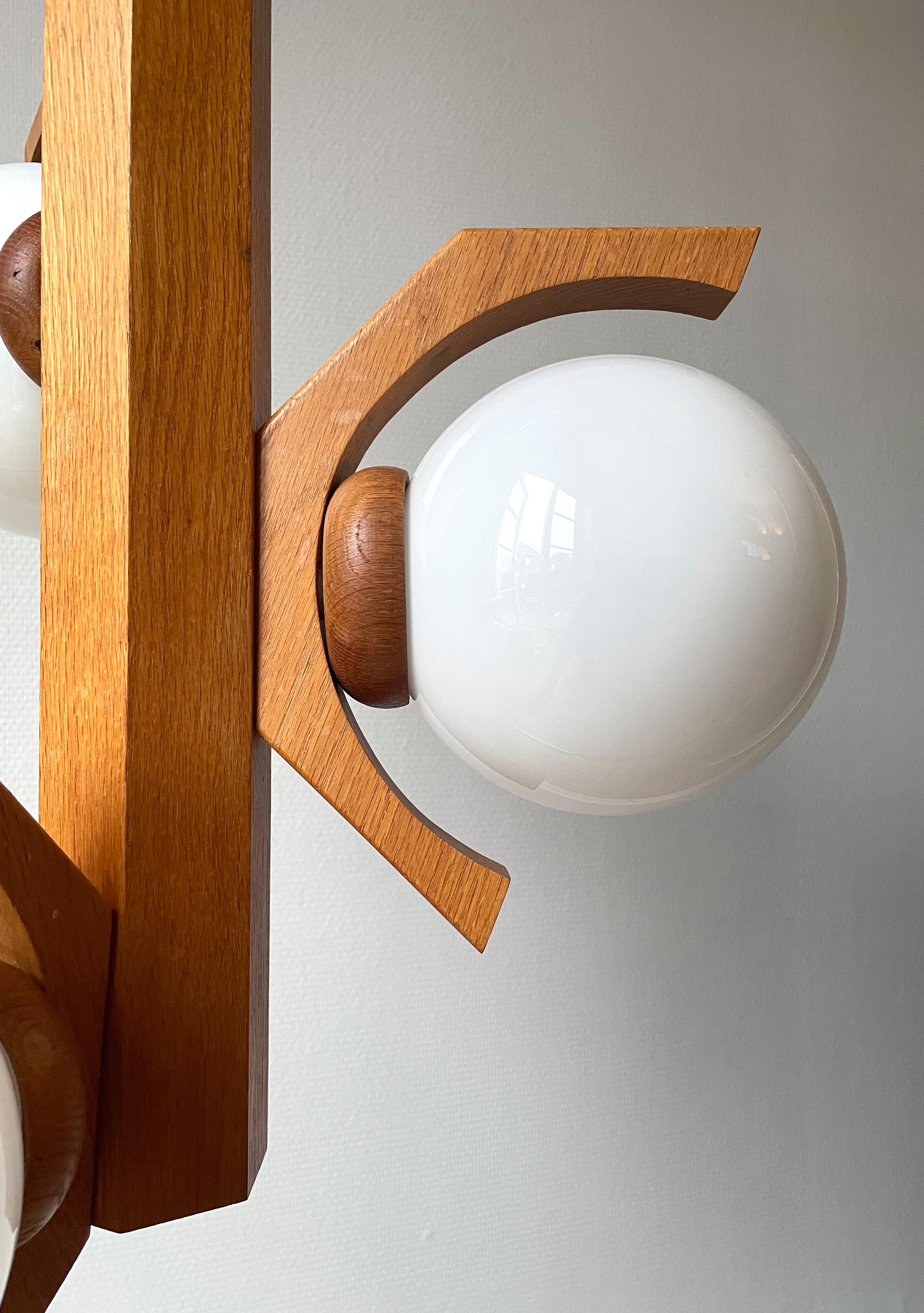 20th Century Modernist Dutch Wooden Three Globe Chandelier by Bony Design, 1970s