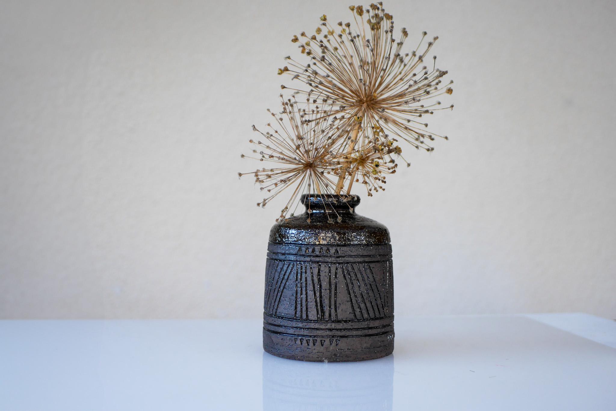 Mid-Century moderno Vaso modernista in terracotta di Inger Persson per Rörstrand, Svezia in vendita