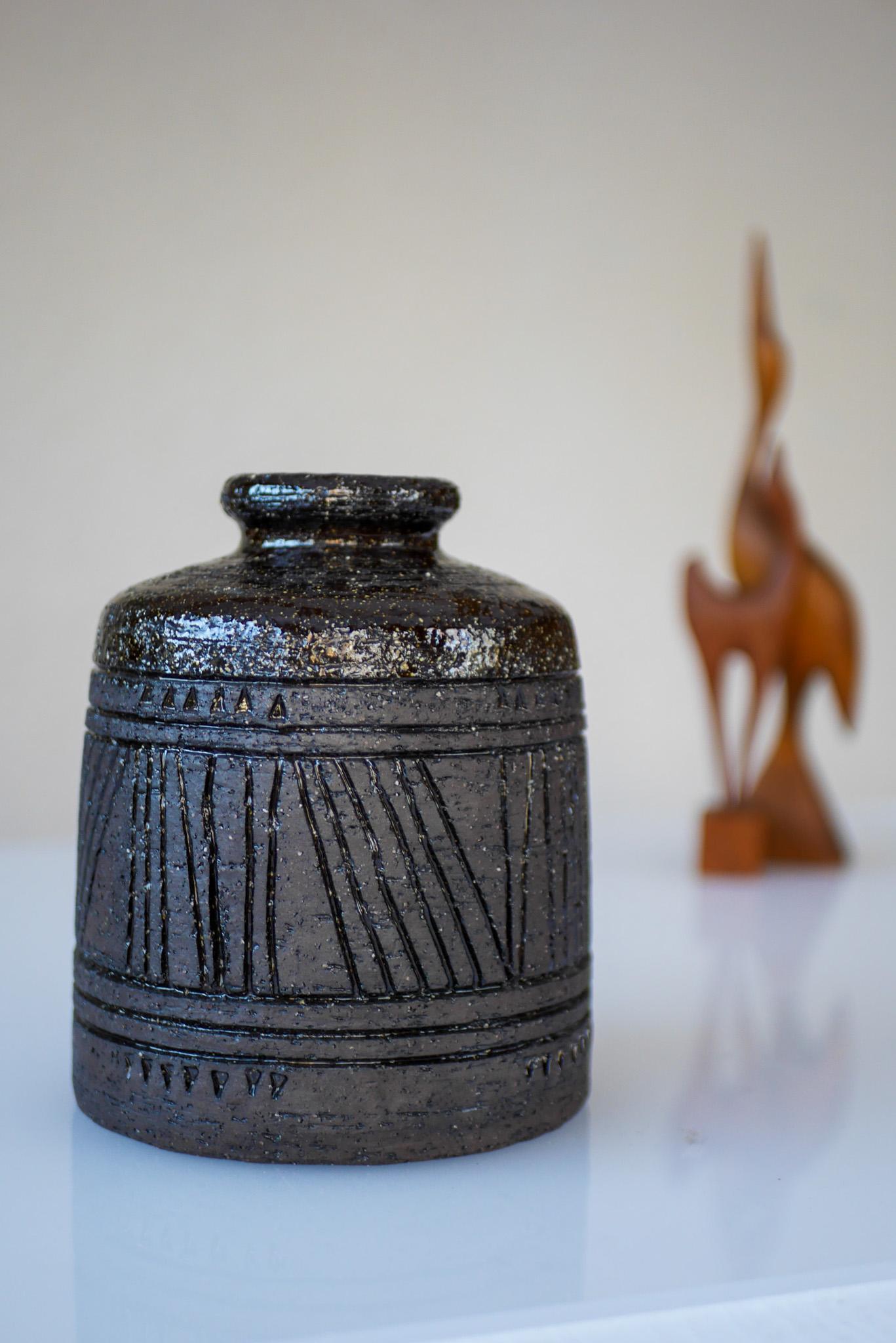 Smaltato Vaso modernista in terracotta di Inger Persson per Rörstrand, Svezia in vendita