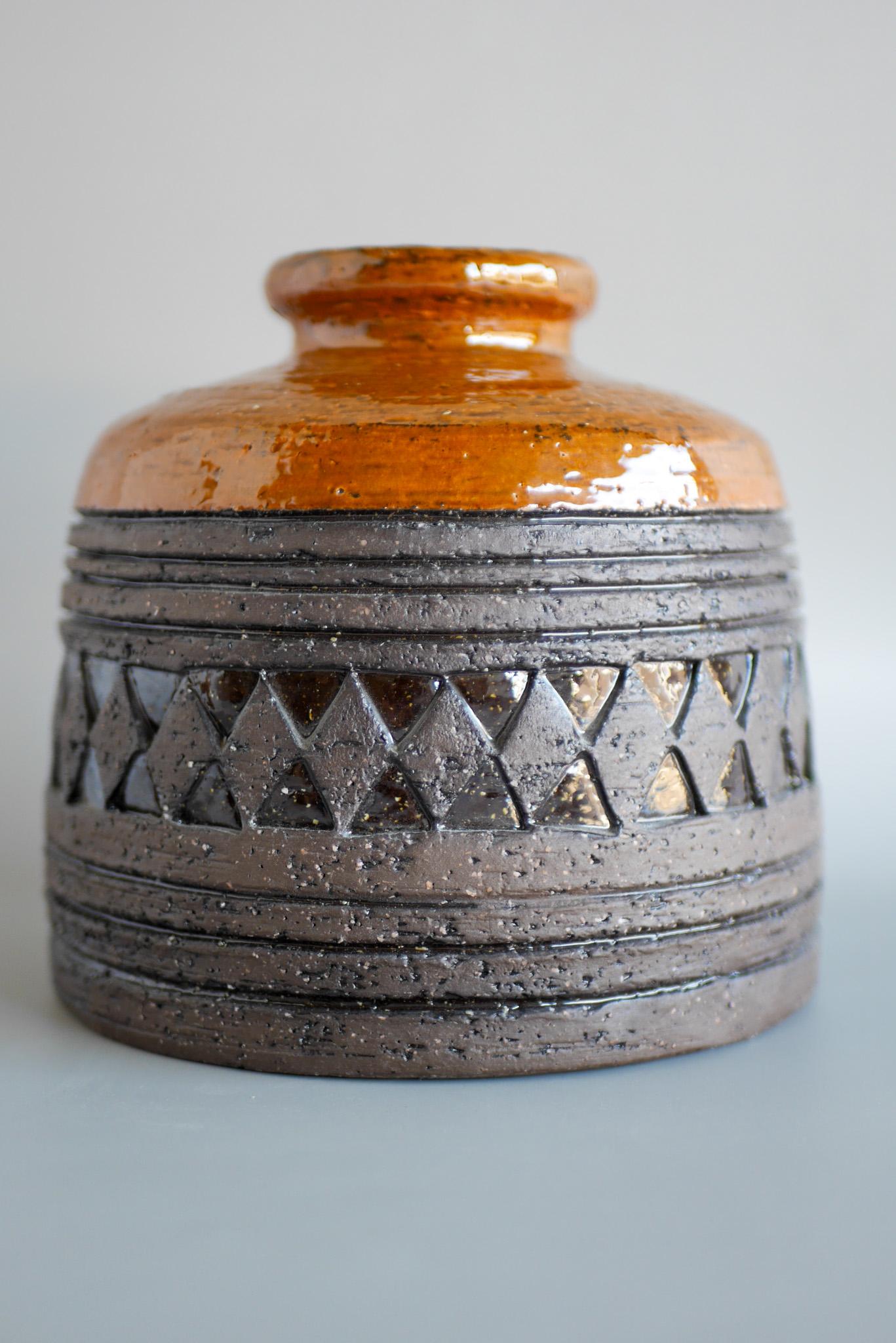 Smaltato Vaso modernista in terracotta di Inger Persson per Rörstrand, Svezia in vendita