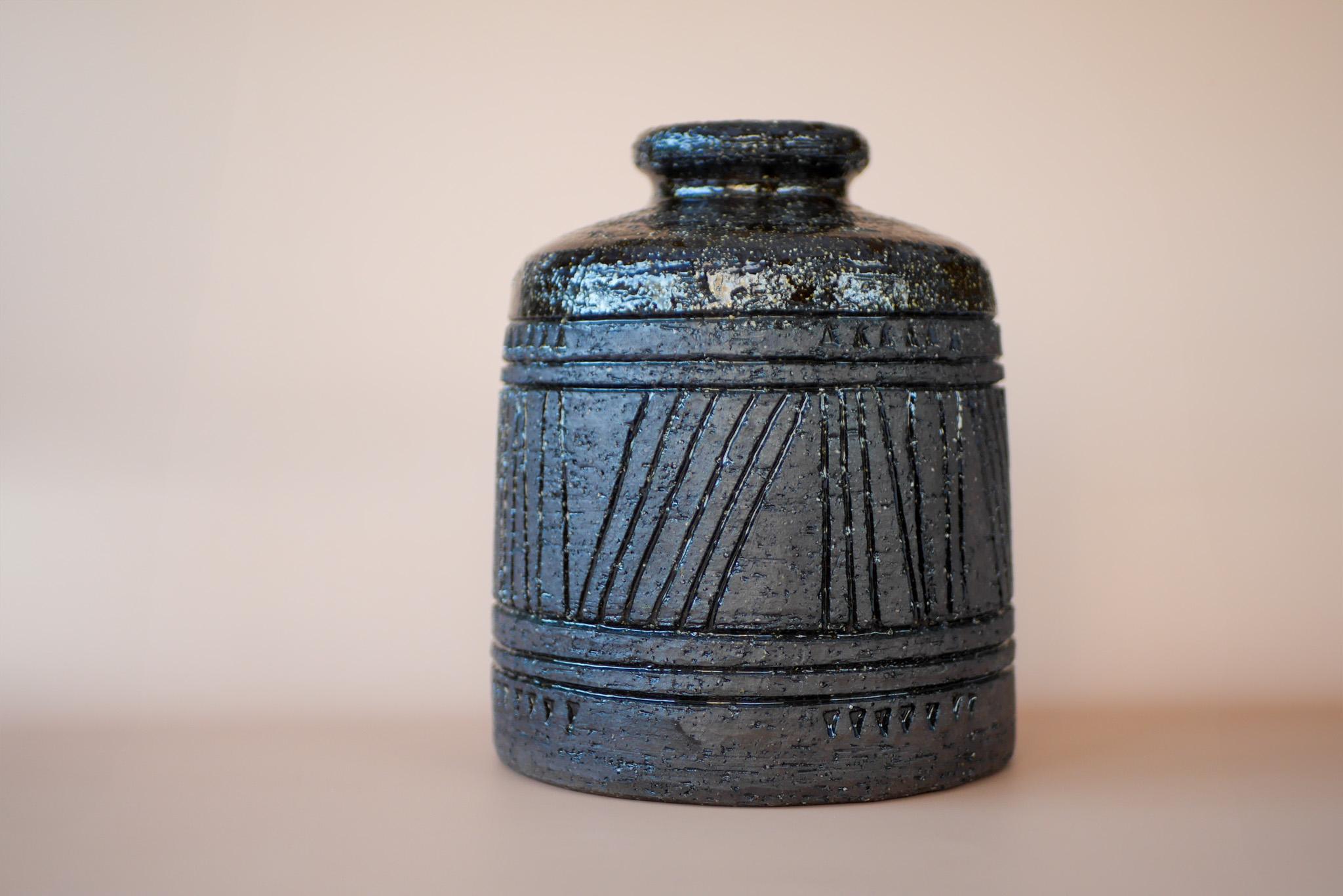 Vaso modernista in terracotta di Inger Persson per Rörstrand, Svezia In condizioni buone in vendita a Skarpnäck, SE
