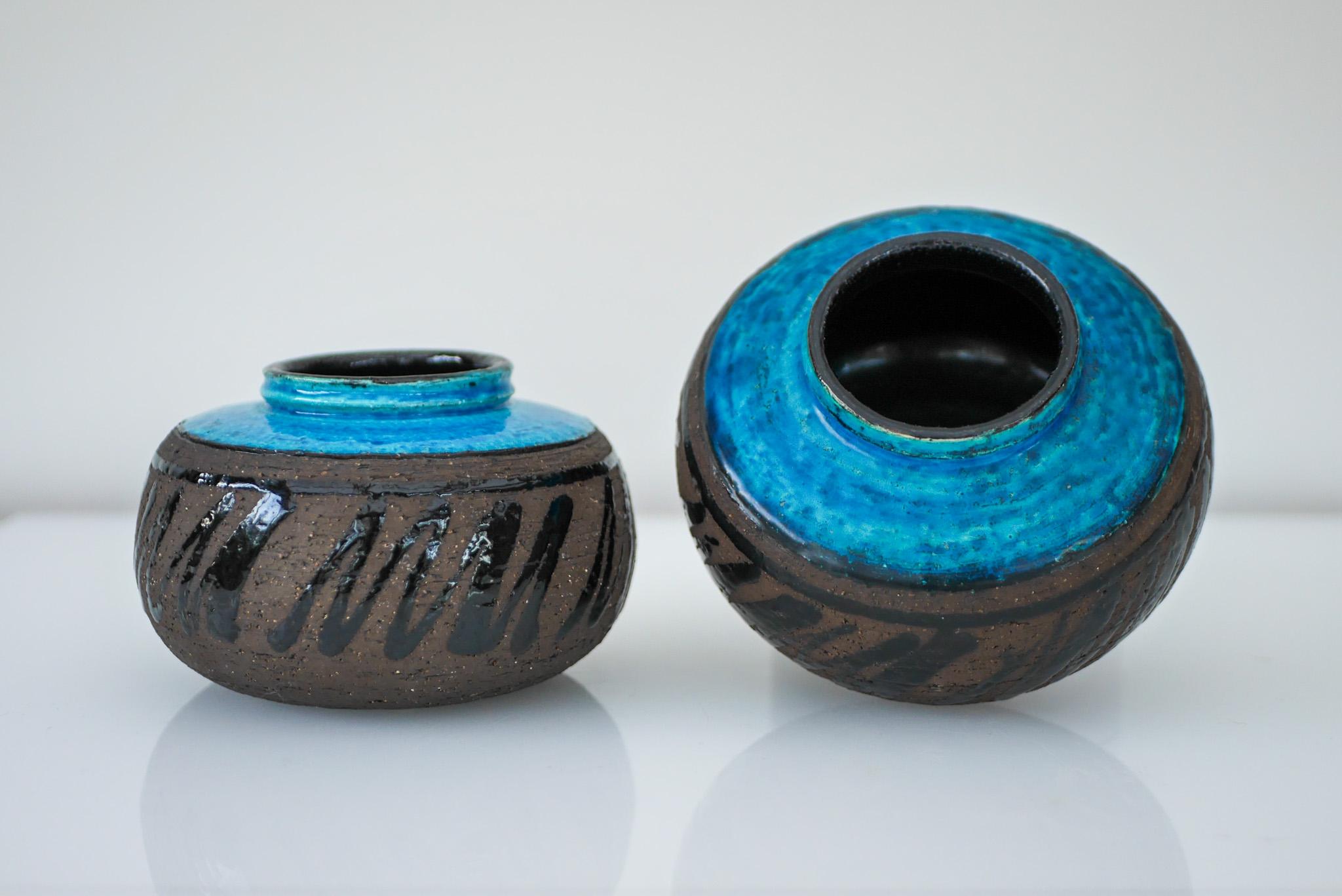 Metà XX secolo Vasi modernisti in terracotta di Inger Persson per Rörstrand, Svezia in vendita