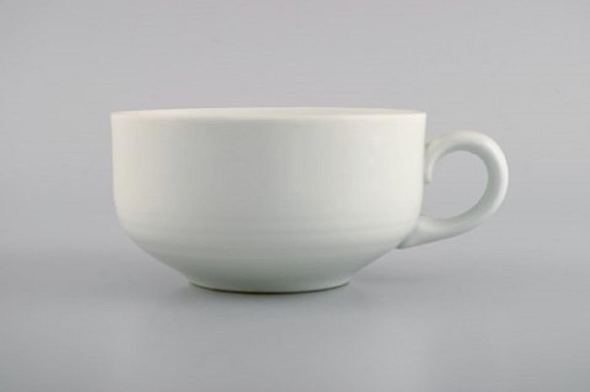 Scandinavian Modern Modernist Edith Sonne White Bing and Grøndahl Tea Service for Eight People For Sale