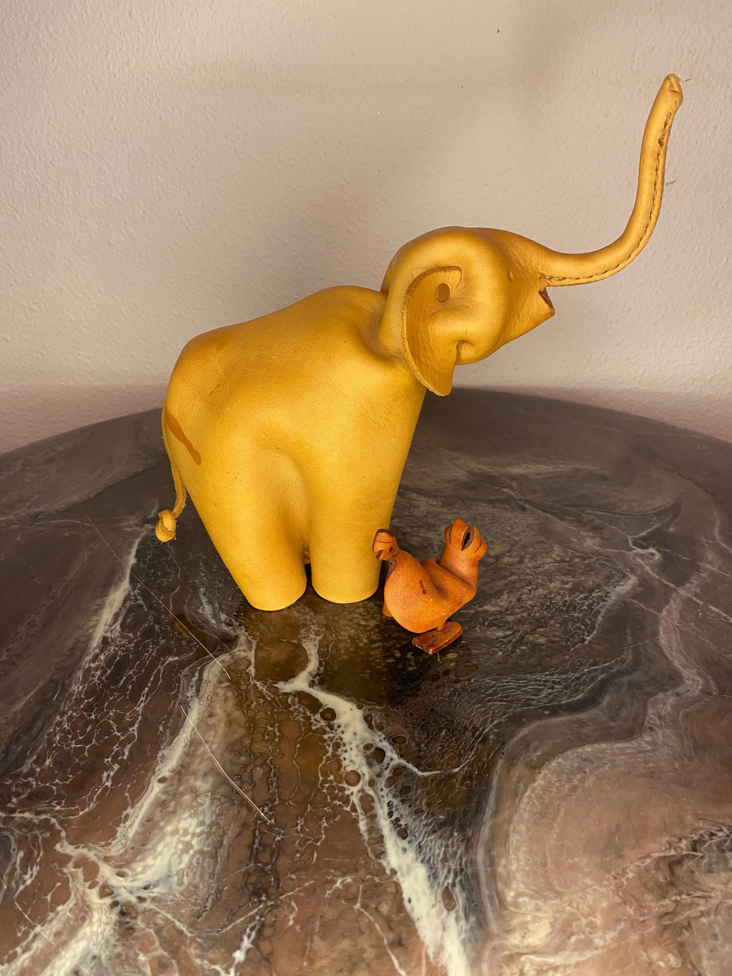 Modernist Elephant and Chicken by Deru Germany For Sale 1