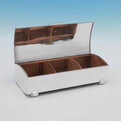 Caja de cigarrillos modernista de plata de ley Isabel II de W.H. Manton, 1956