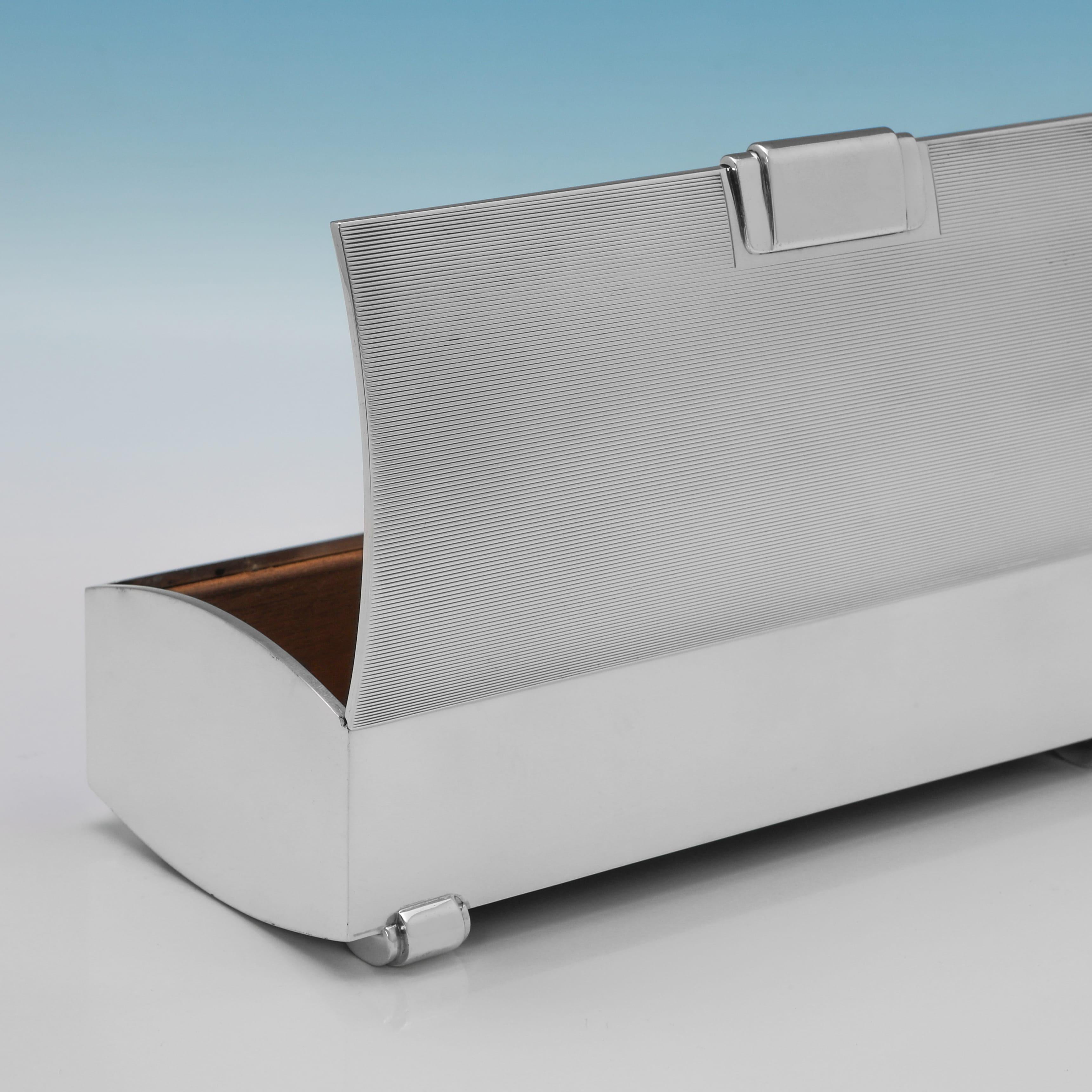 Metà XX secolo Modernist Elizabeth II Sterling Silver Cigarette Box by W.H. Manton, 1956 in vendita