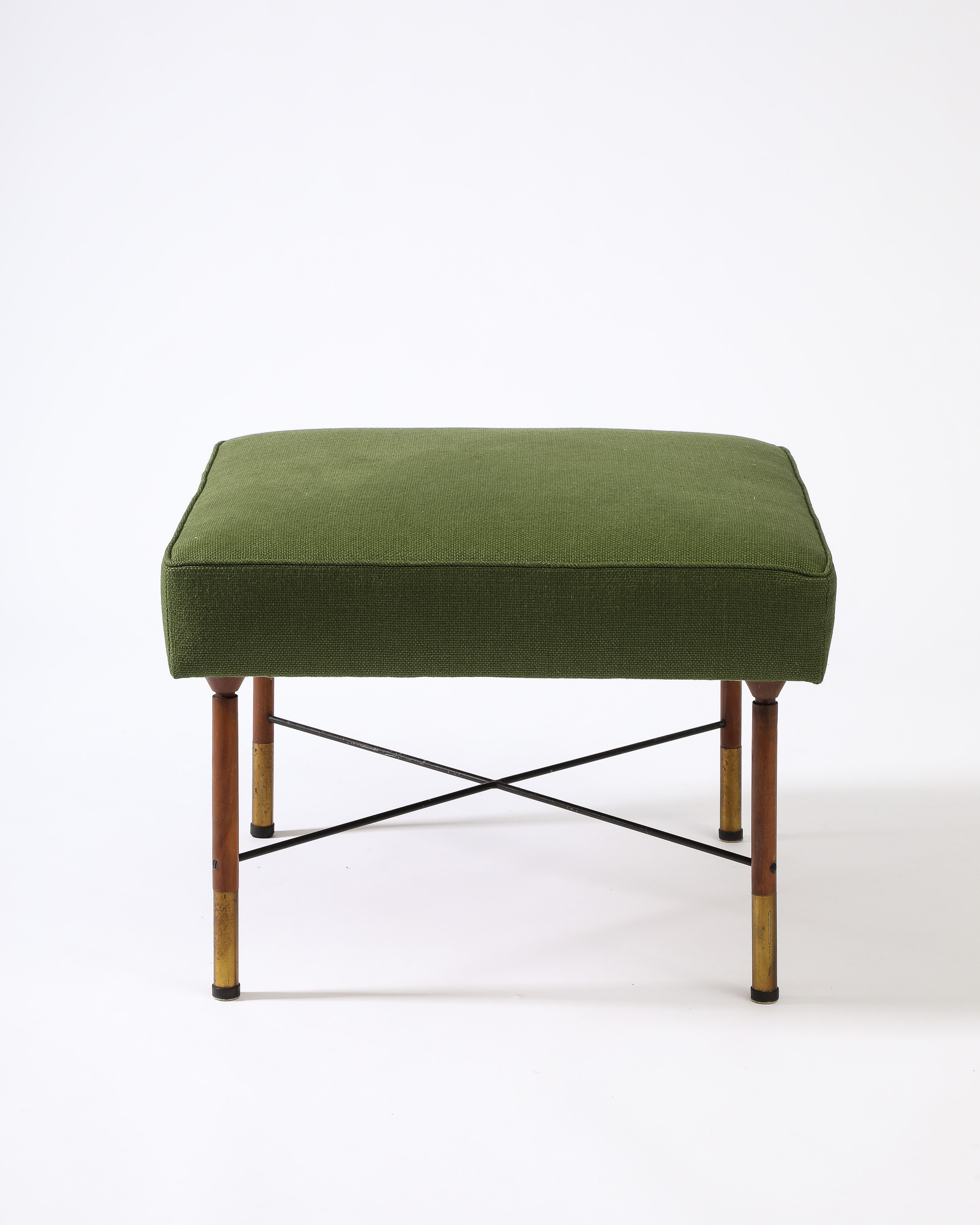 Tabouret/ottoman moderniste en orme, laiton et lin, Italie, vers 1960 en vente 2