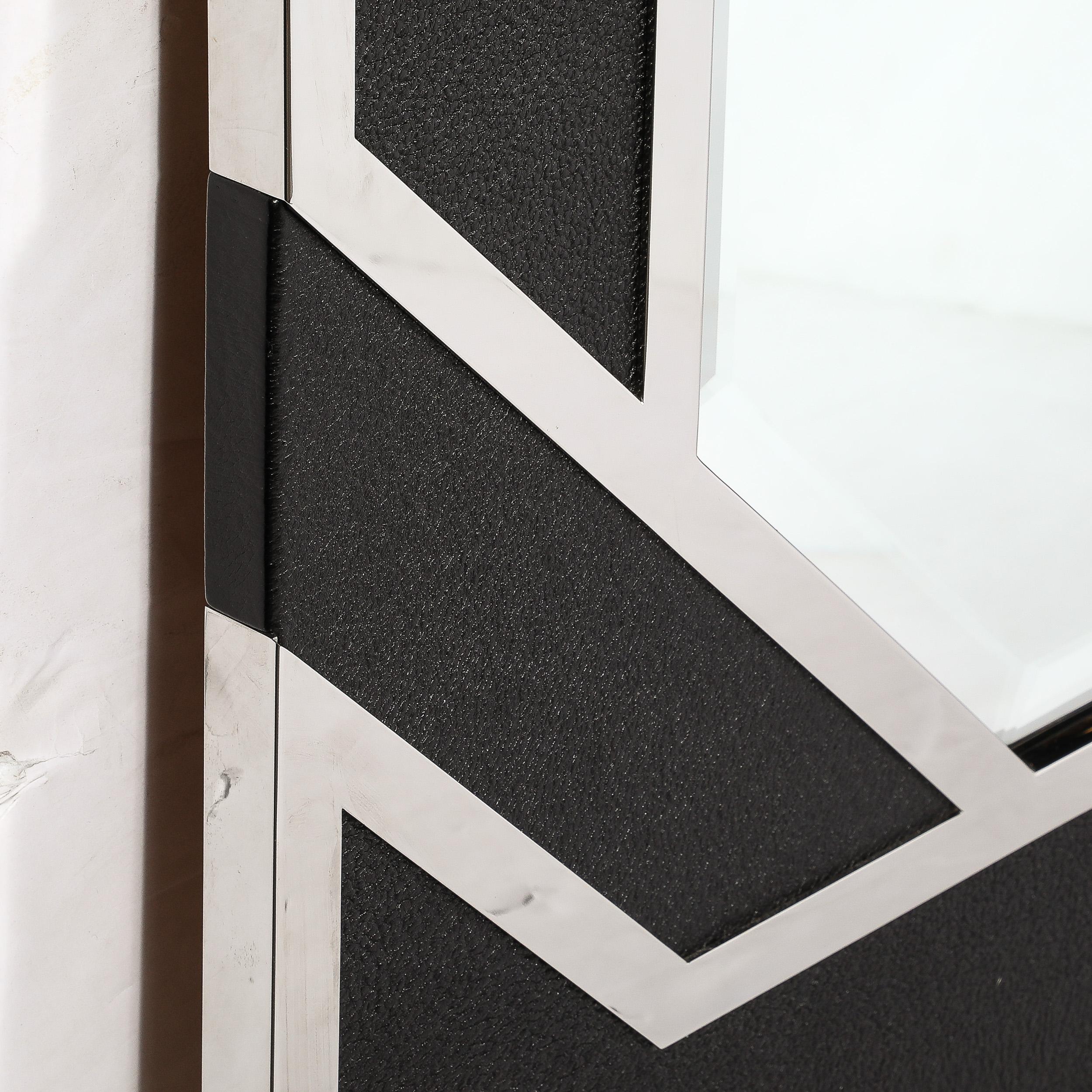Miroir géométrique moderniste en cuir embossé et chrome de forme spirale par Lorin Marsh en vente 3