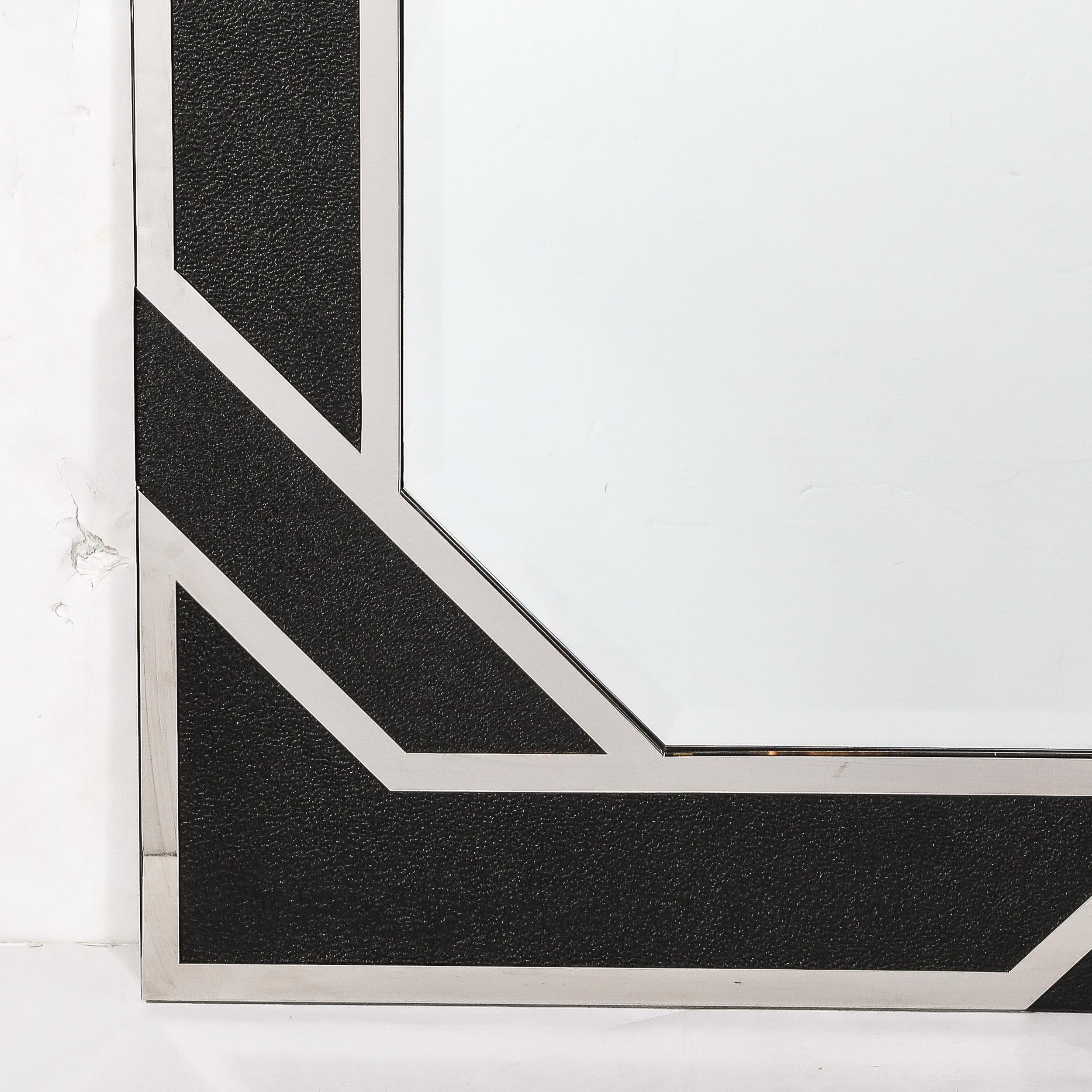 20ième siècle Miroir géométrique moderniste en cuir embossé et chrome de forme spirale par Lorin Marsh en vente