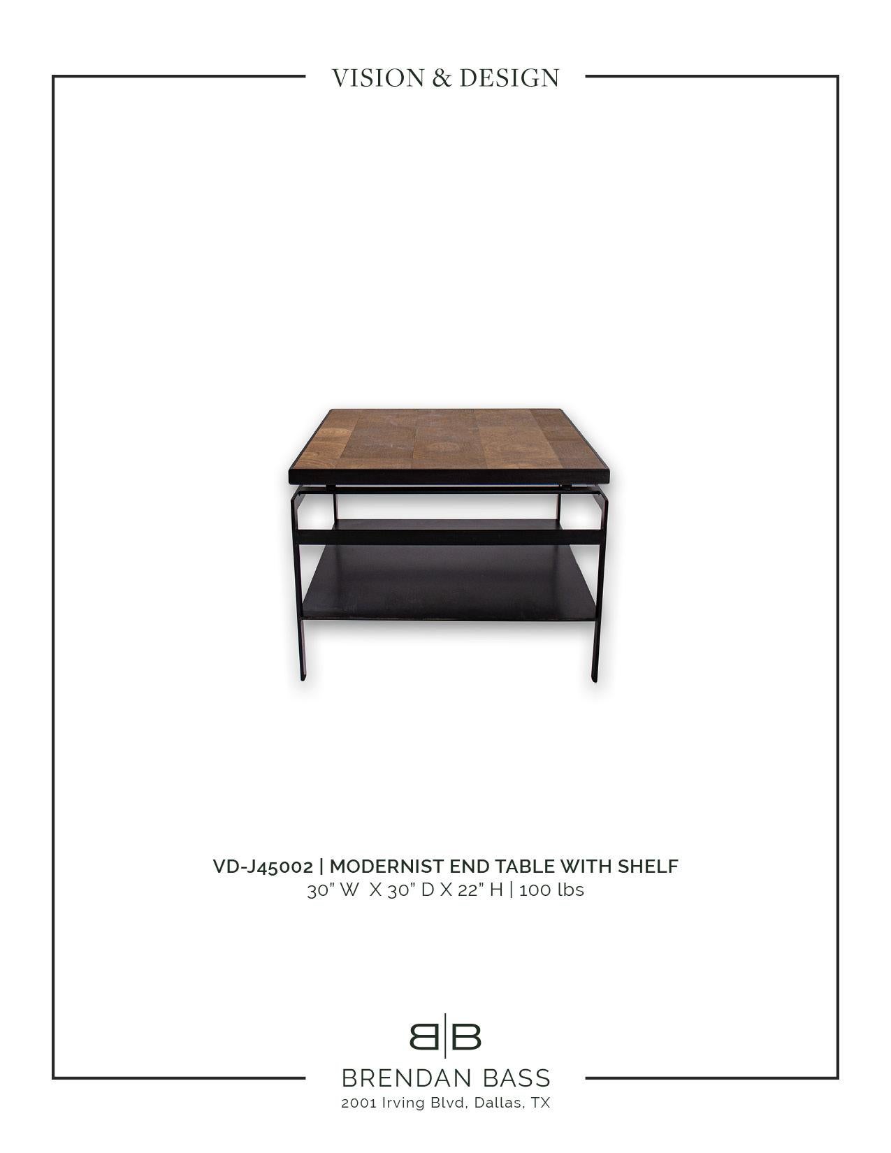 Table d'appoint moderniste avec étagère en vente 1