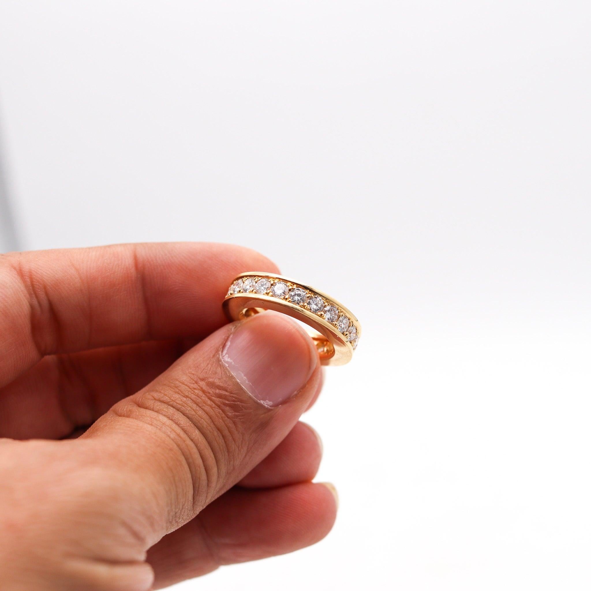 MODERNIST Eternity Ring In Solid 18Kt Yellow Gold With 3.50 Ctw In Diamonds In Excellent Condition For Sale In Miami, FL