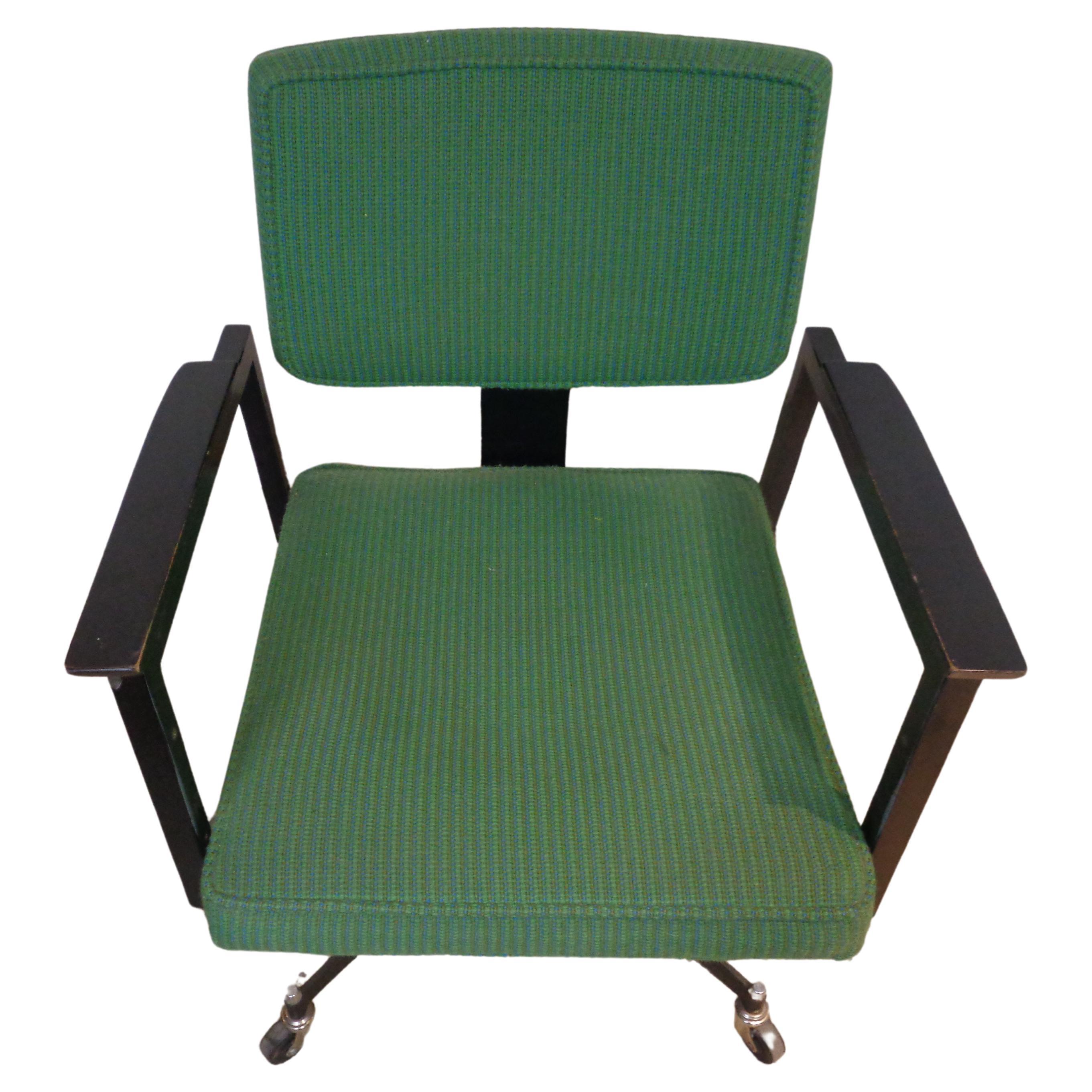 Executive Desk Chair by Robert John, Circa 1960 For Sale 4