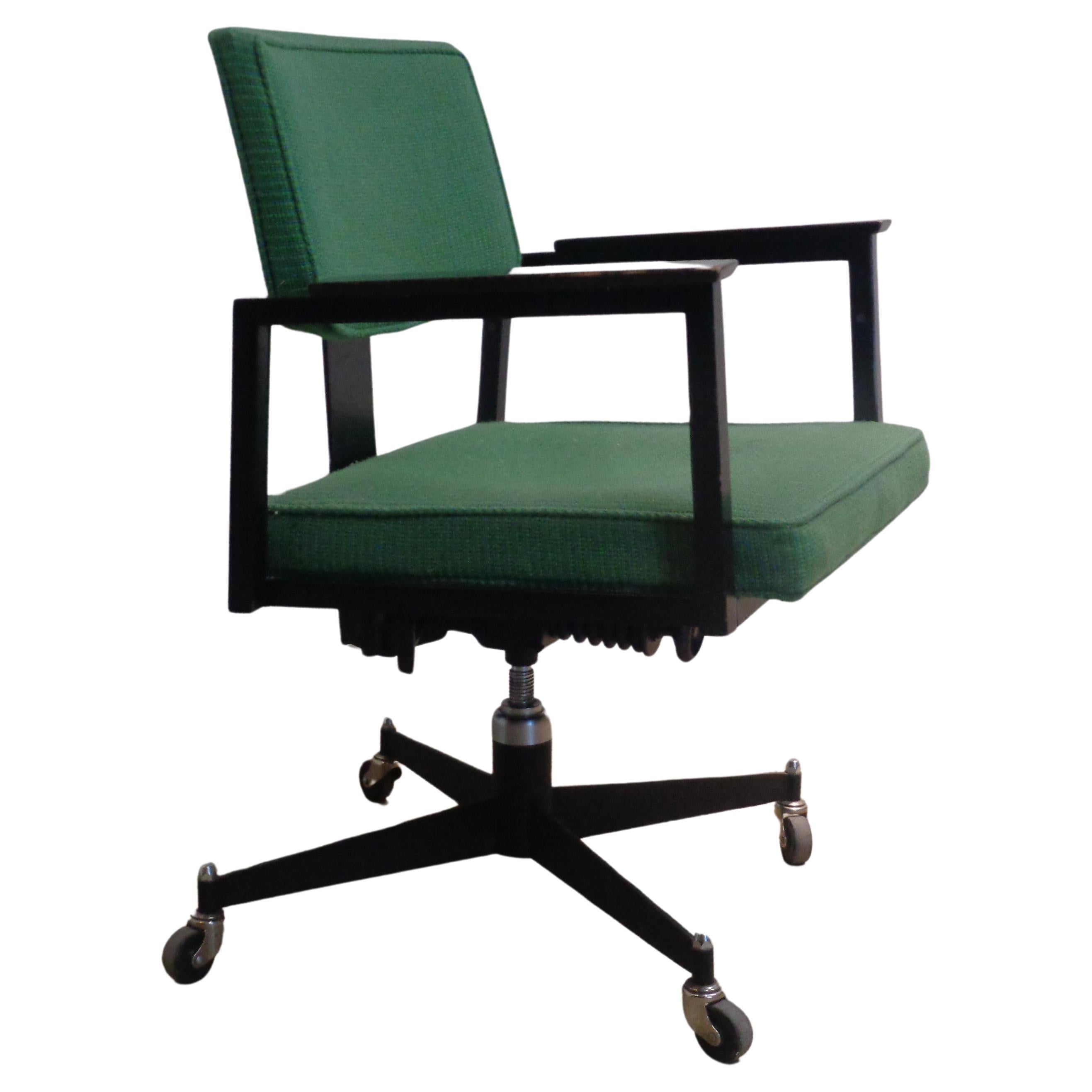 Executive Desk Chair by Robert John, Circa 1960 For Sale 5